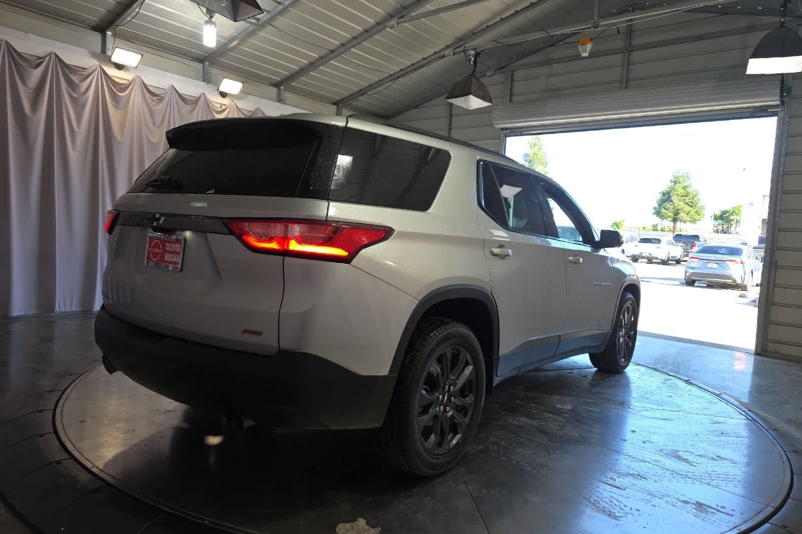 Thumbnail: 2020 Chevrolet Traverse - 3