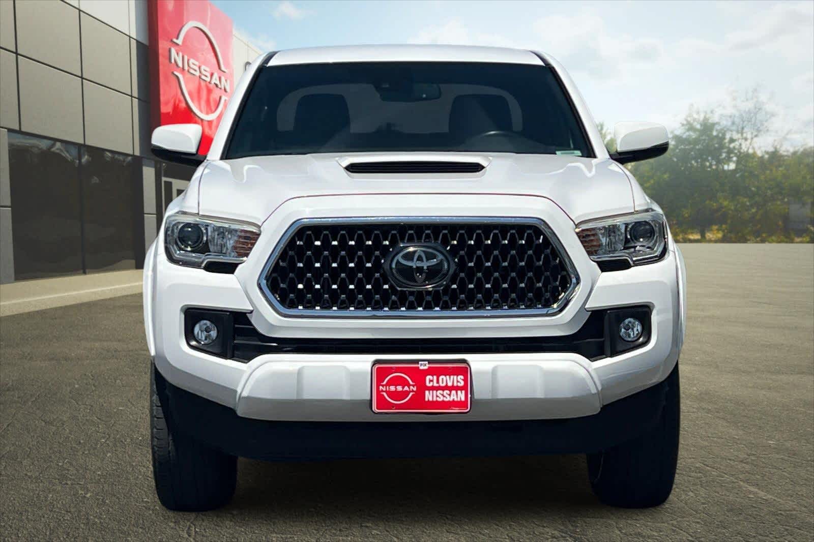 Thumbnail: 2018 Toyota Tacoma - 11