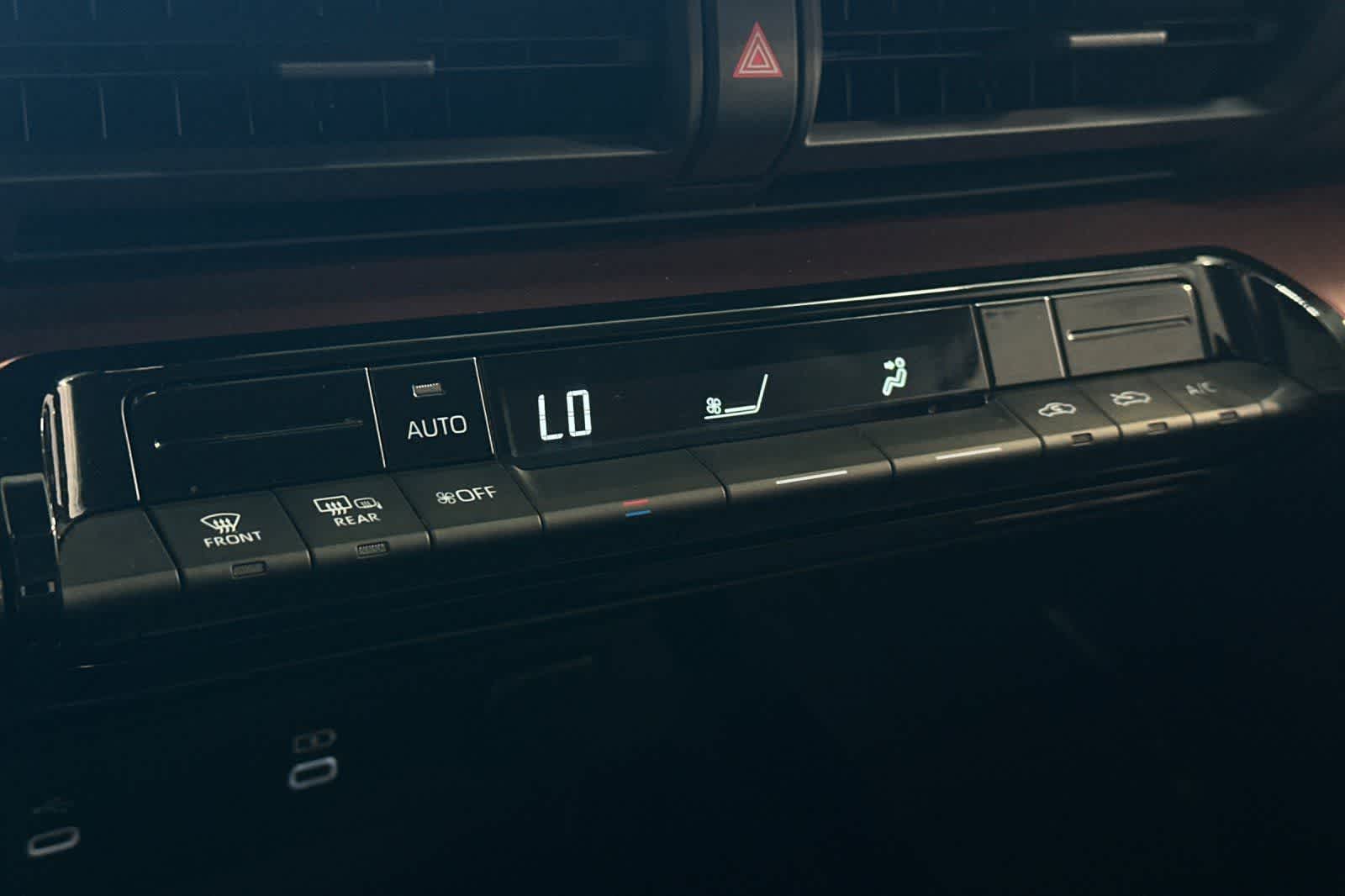 Thumbnail: 2024 Toyota Prius Prime - 23