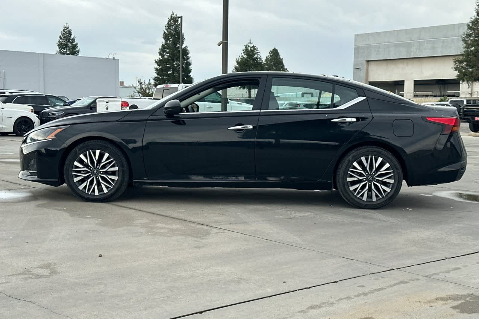 Thumbnail: 2024 Nissan Altima - 6