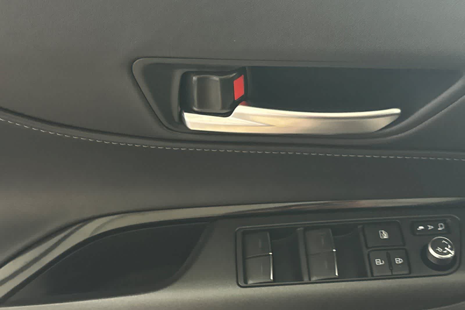 Thumbnail: 2024 Toyota Venza - 15