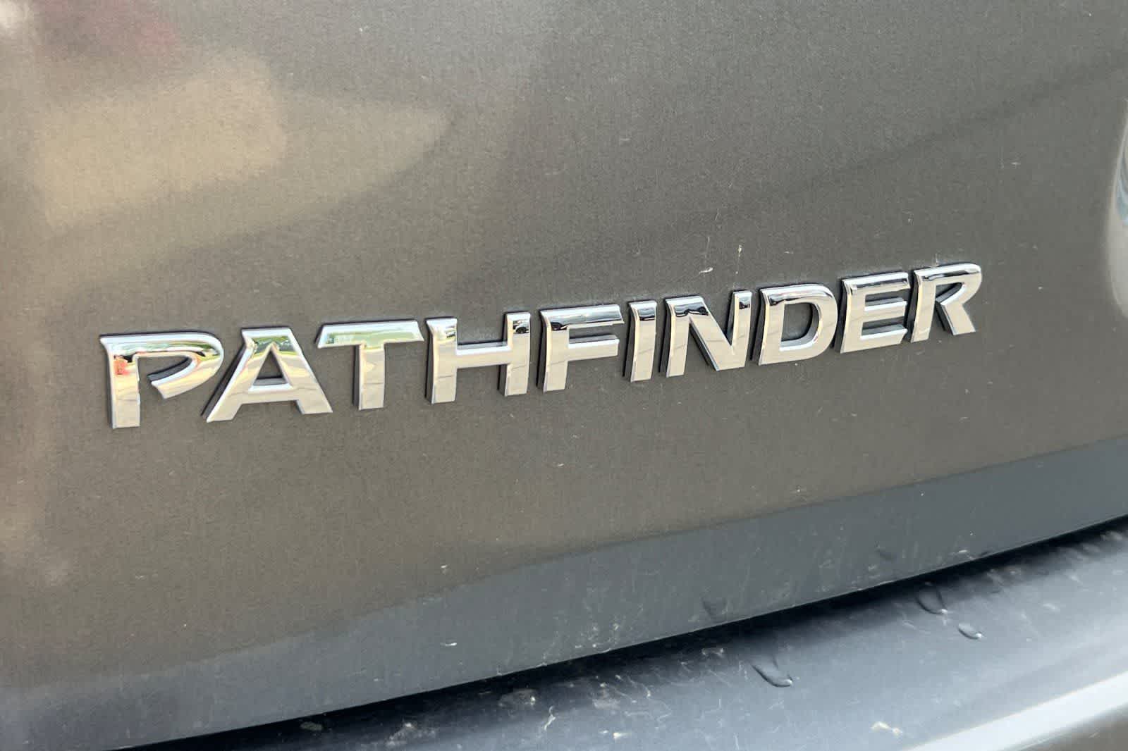Thumbnail: 2015 Nissan Pathfinder - 13