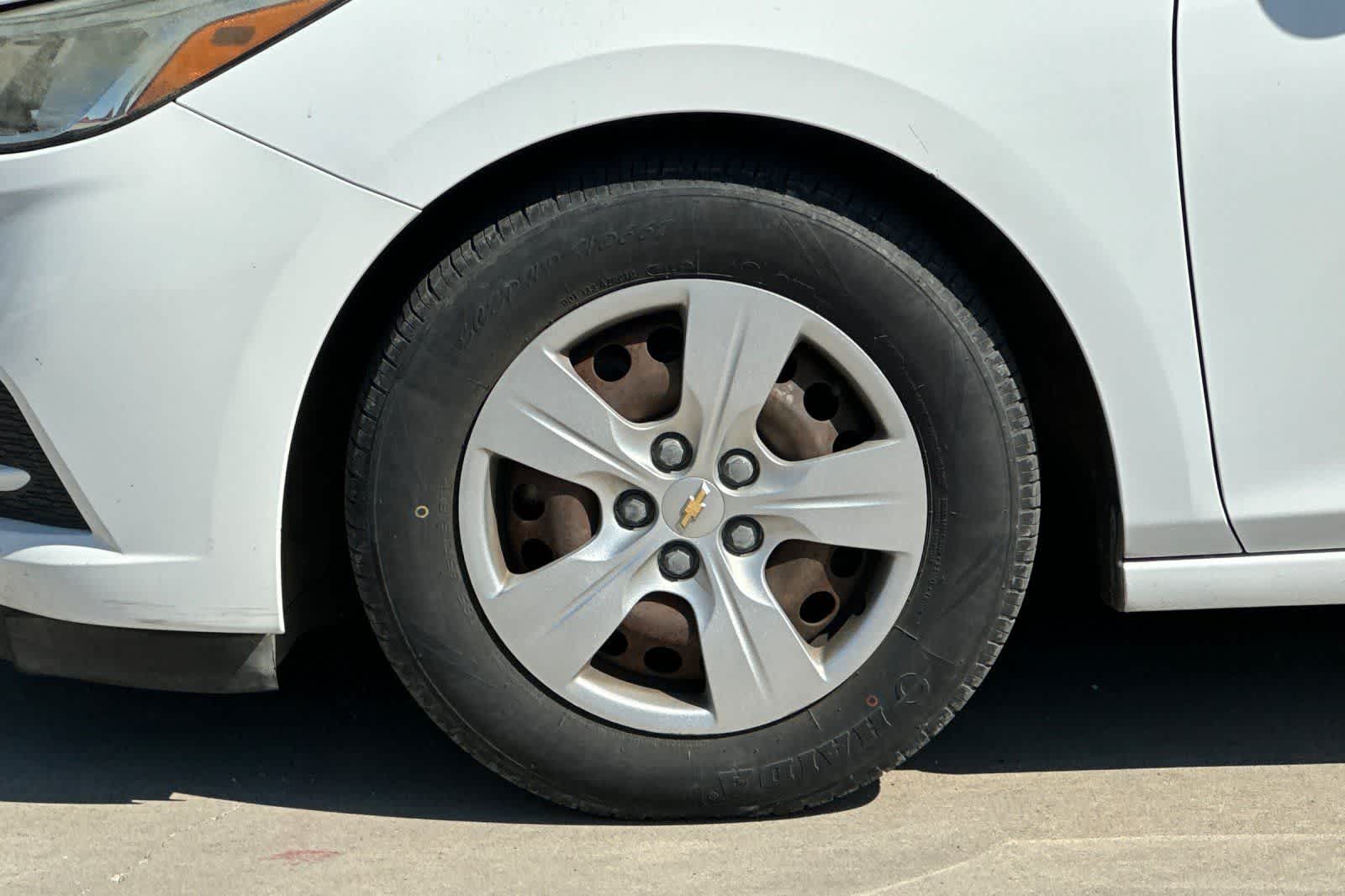 Thumbnail: 2017 Chevrolet Cruze - 12