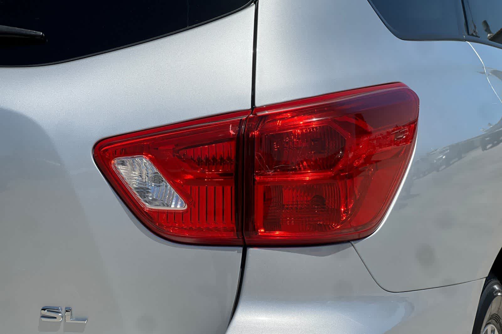 Thumbnail: 2020 Nissan Pathfinder - 36