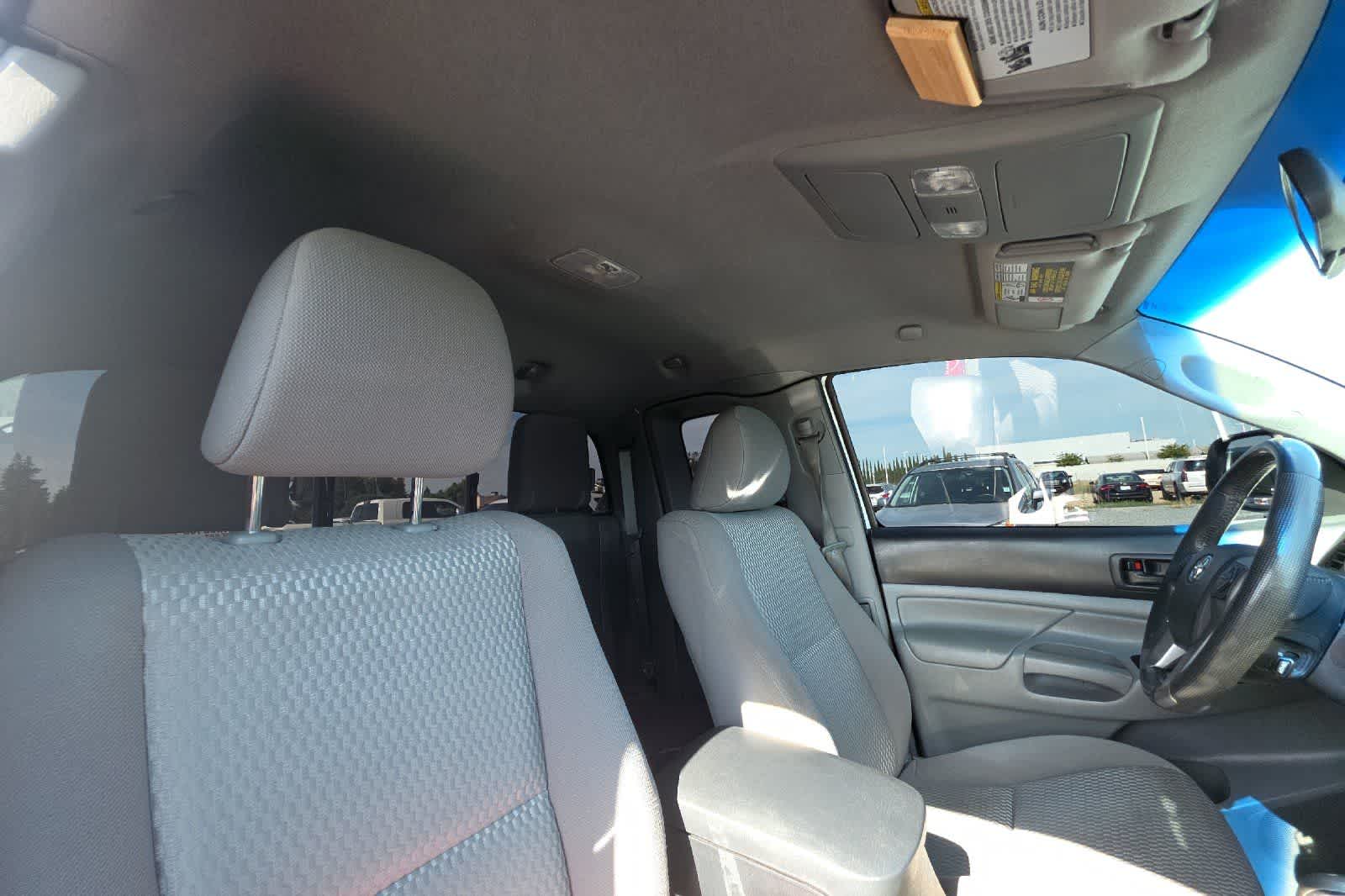 Thumbnail: 2014 Toyota Tacoma - 18