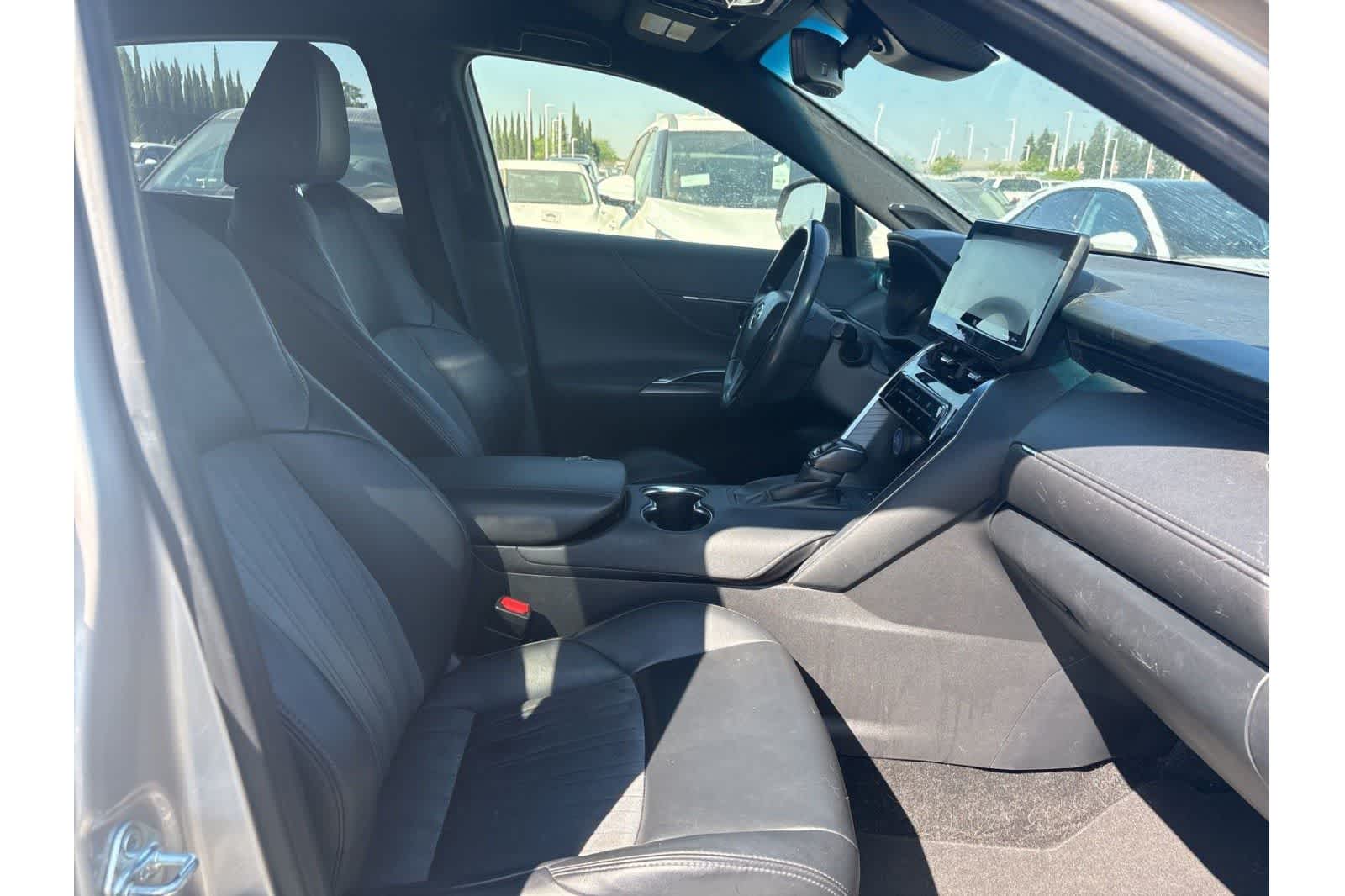 Thumbnail: 2021 Toyota Venza - 14