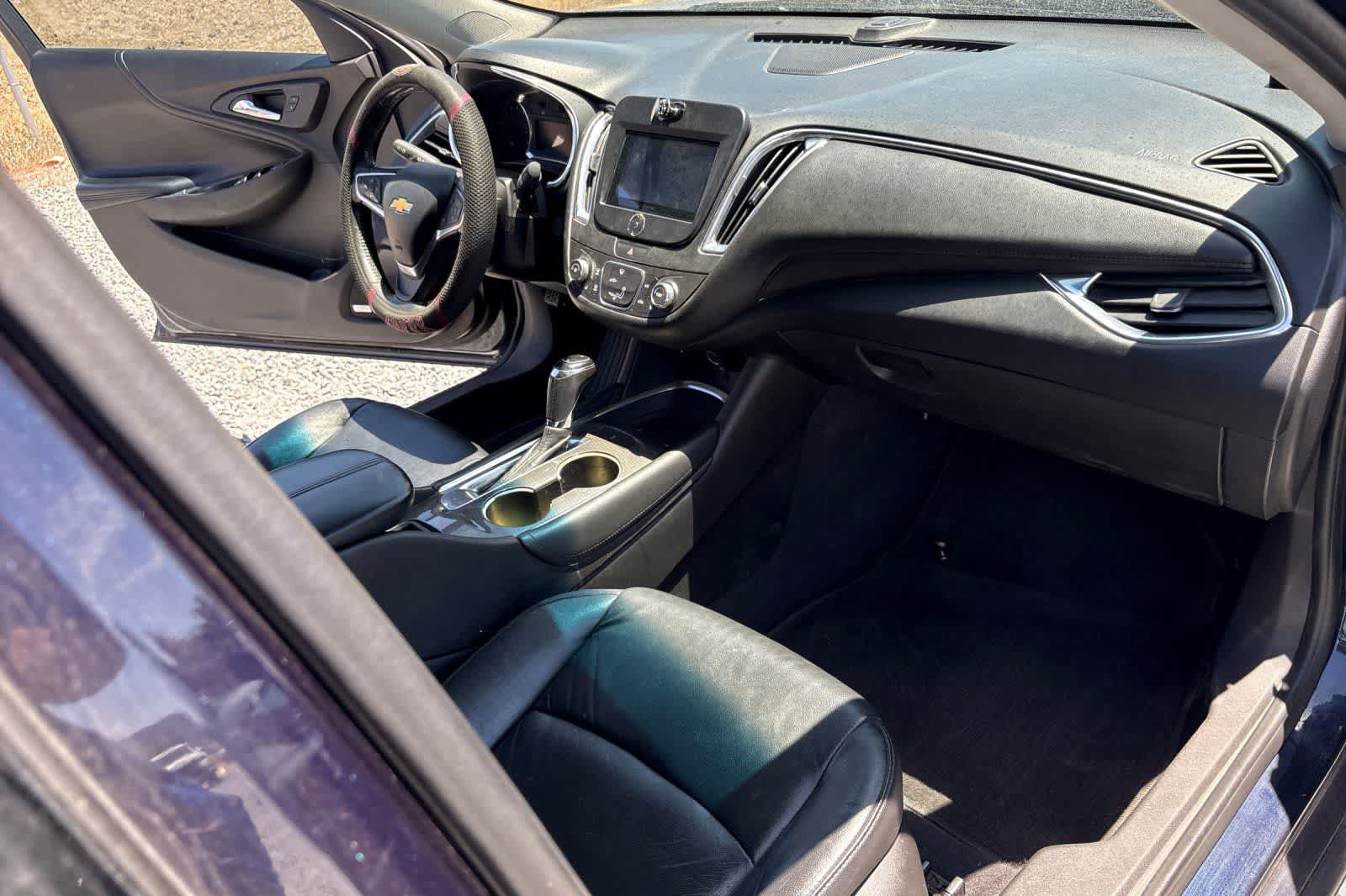 Thumbnail: 2016 Chevrolet Malibu - 17