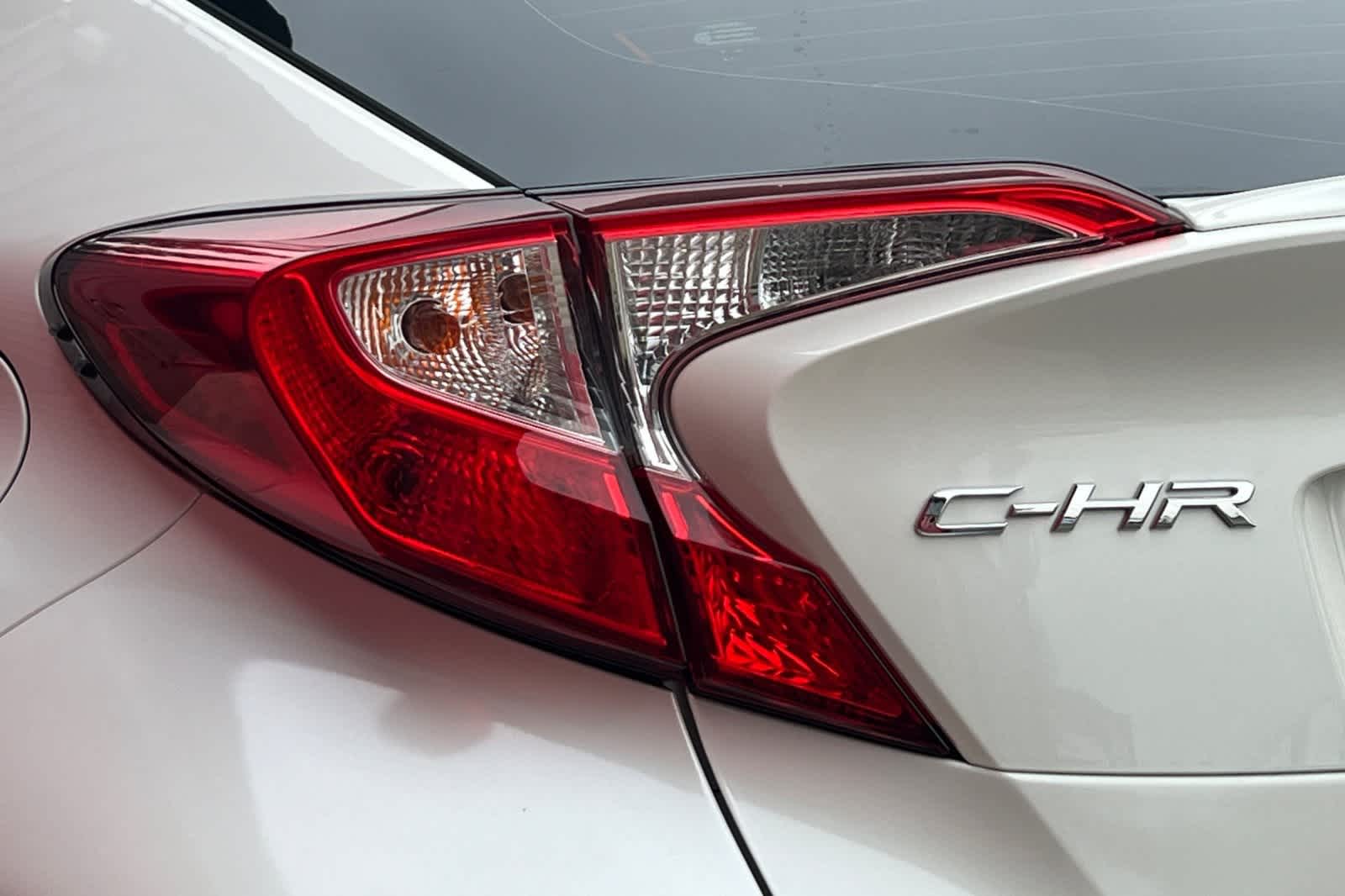 Thumbnail: 2018 Toyota C-HR - 16