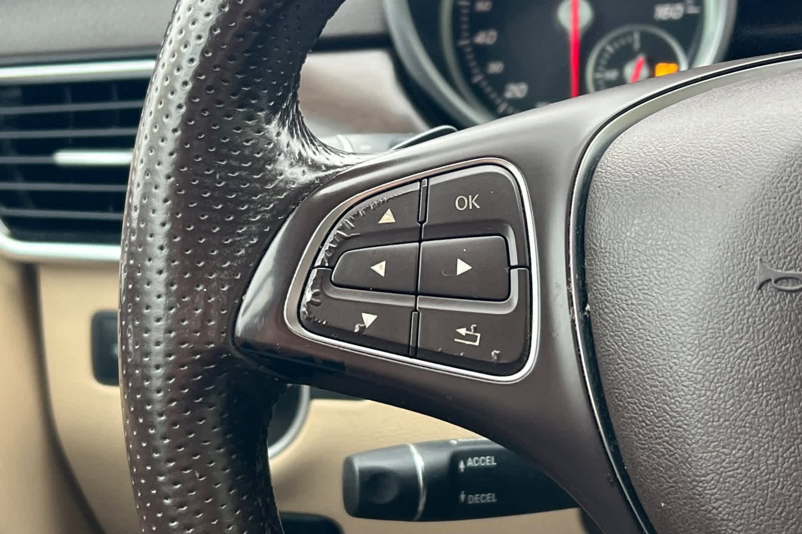 Thumbnail: 2017 Mercedes-Benz GLE - 33