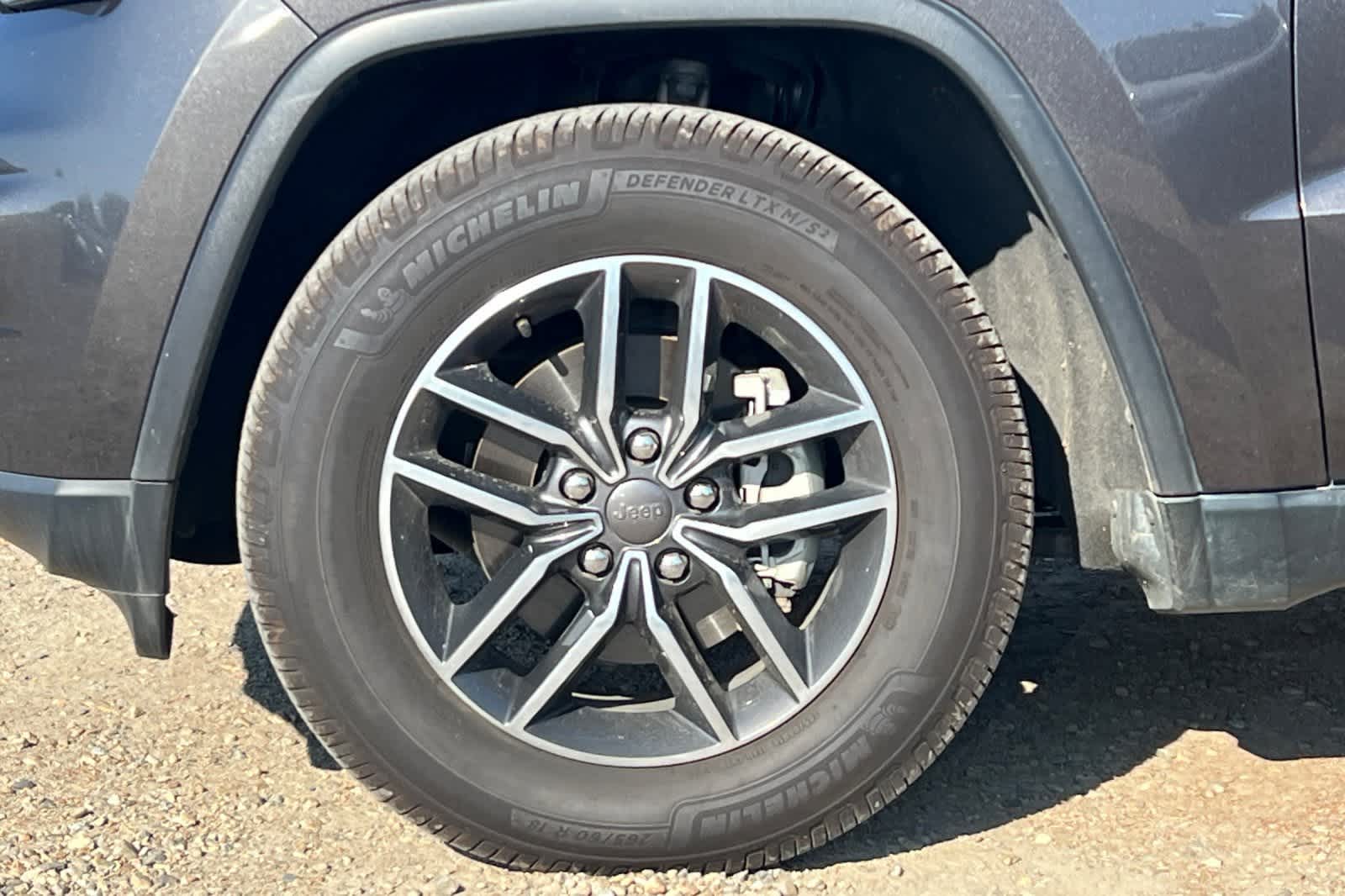 Thumbnail: 2019 Jeep Grand Cherokee - 12