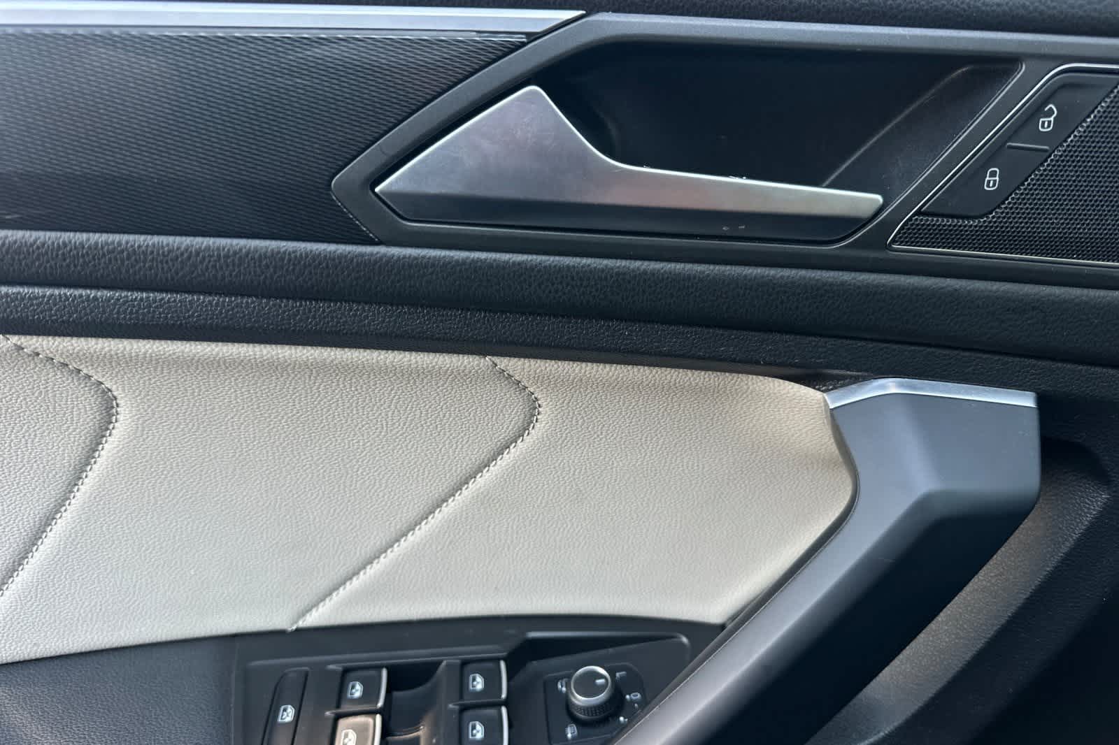 Thumbnail: 2019 Volkswagen Tiguan - 15