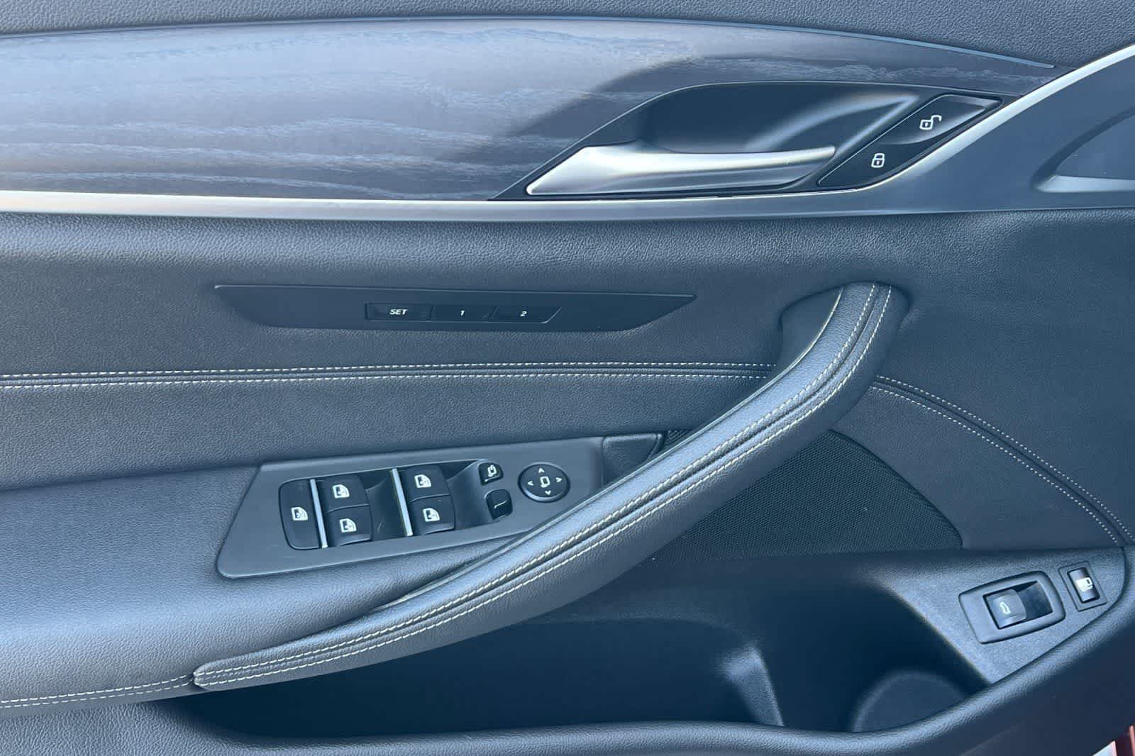 Thumbnail: 2023 BMW 5 Series - 13