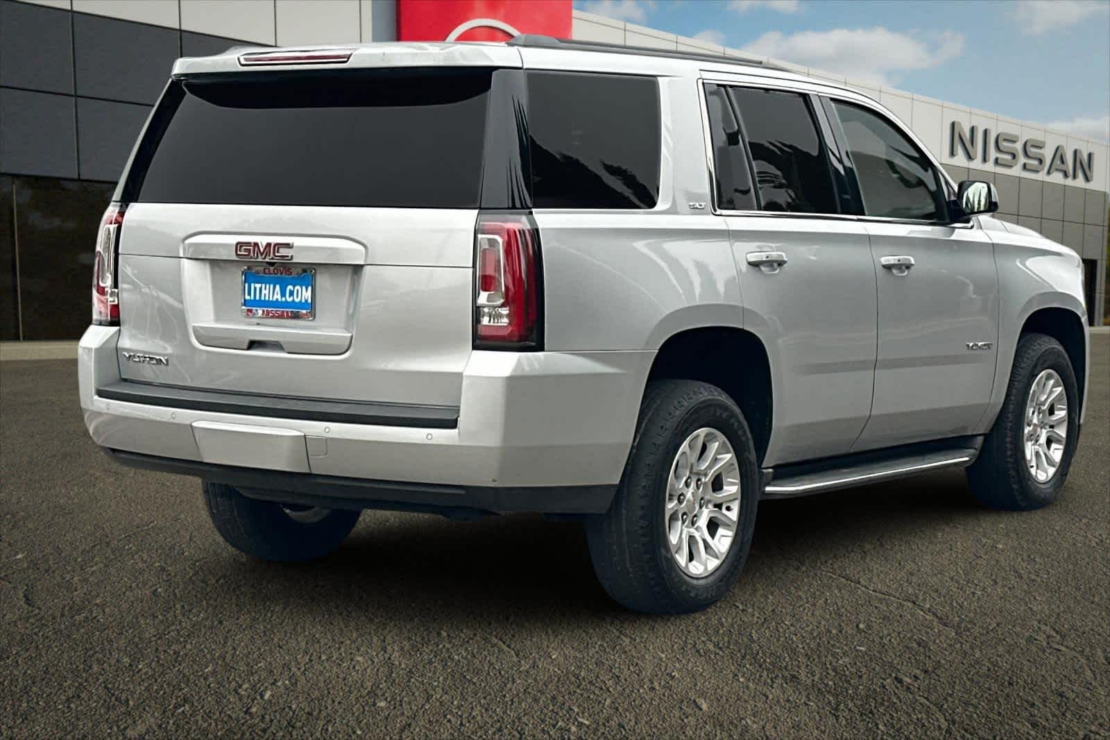 Thumbnail: 2015 GMC Yukon - 3