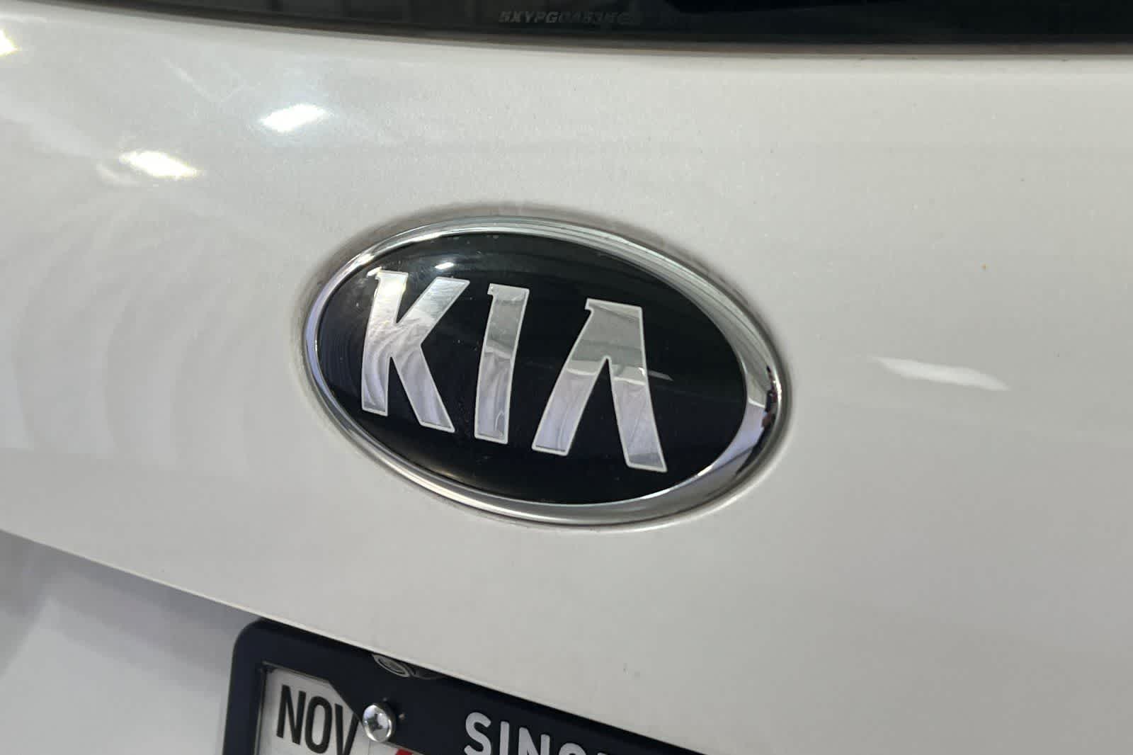 Thumbnail: 2019 Kia Sorento - 16