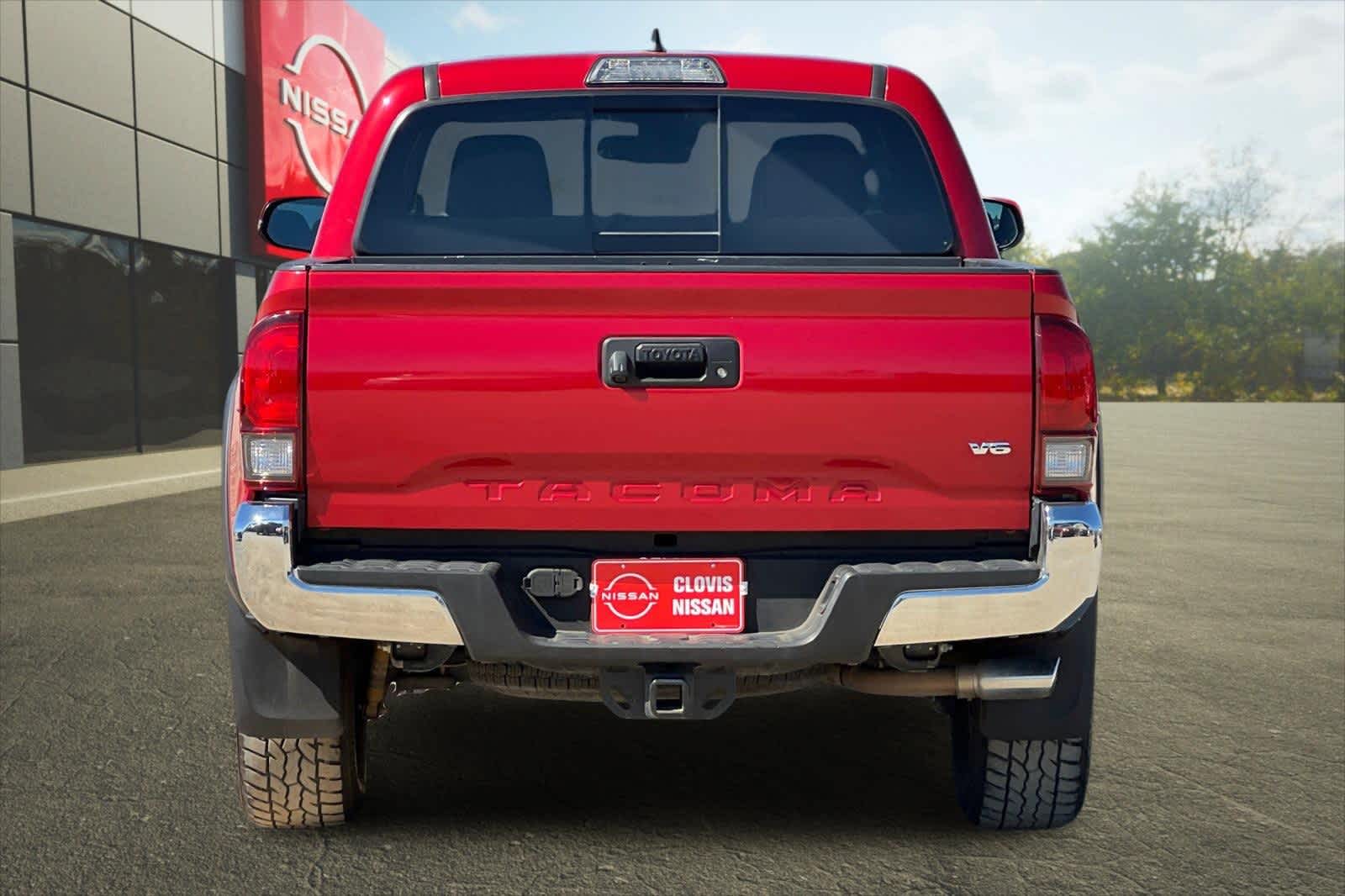 Thumbnail: 2019 Toyota Tacoma - 8