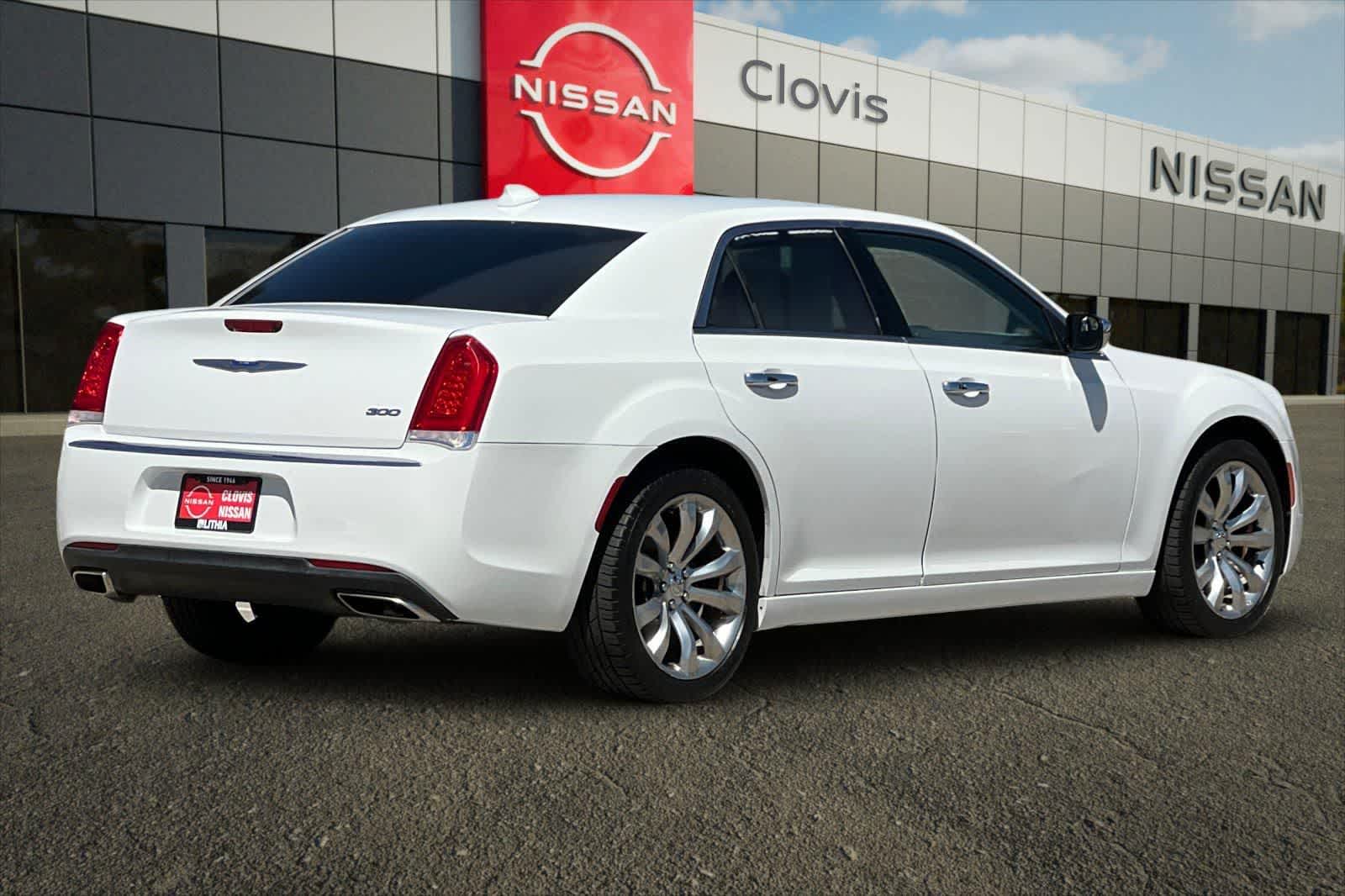 Thumbnail: 2019 Chrysler 300 - 3