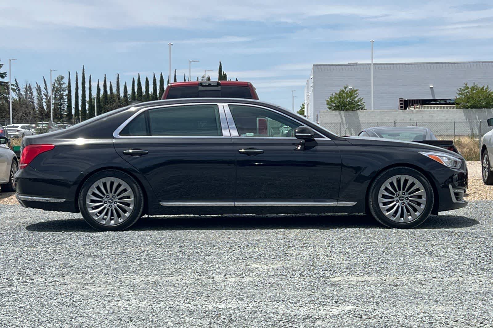 Thumbnail: 2019 Genesis G90 - 9