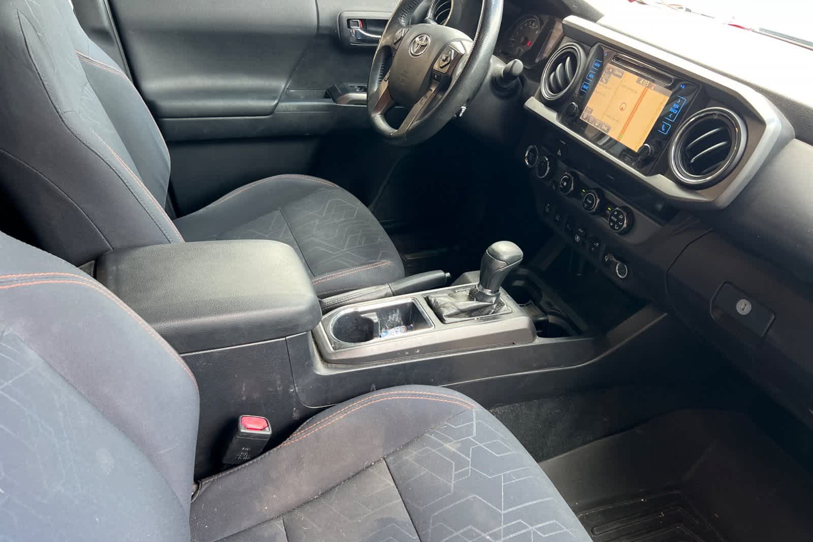 Thumbnail: 2018 Toyota Tacoma - 19