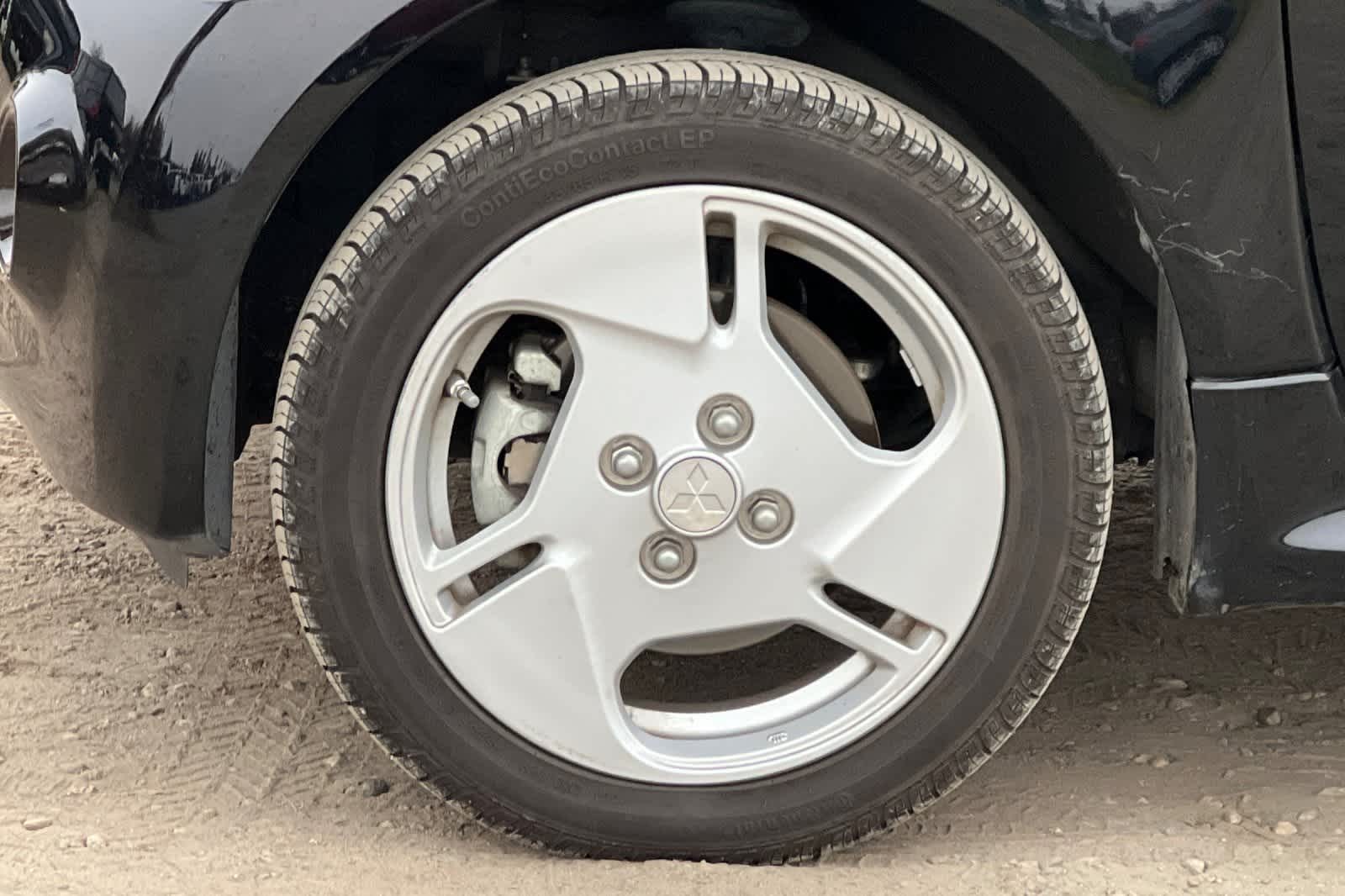 Thumbnail: 2016 Mitsubishi i-MiEV - 26