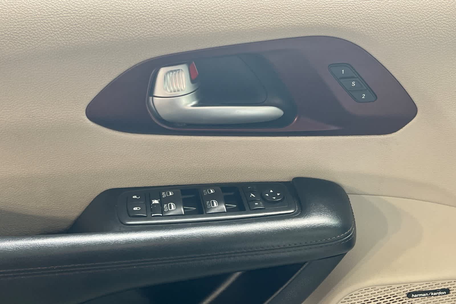 Thumbnail: 2017 Chrysler Pacifica - 15