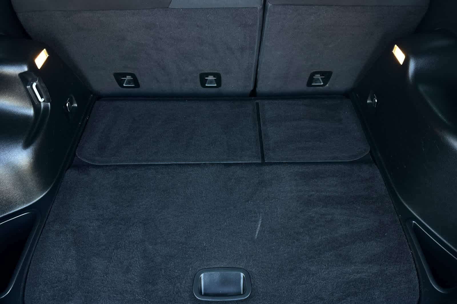 Thumbnail: 2017 Jeep Cherokee - 18