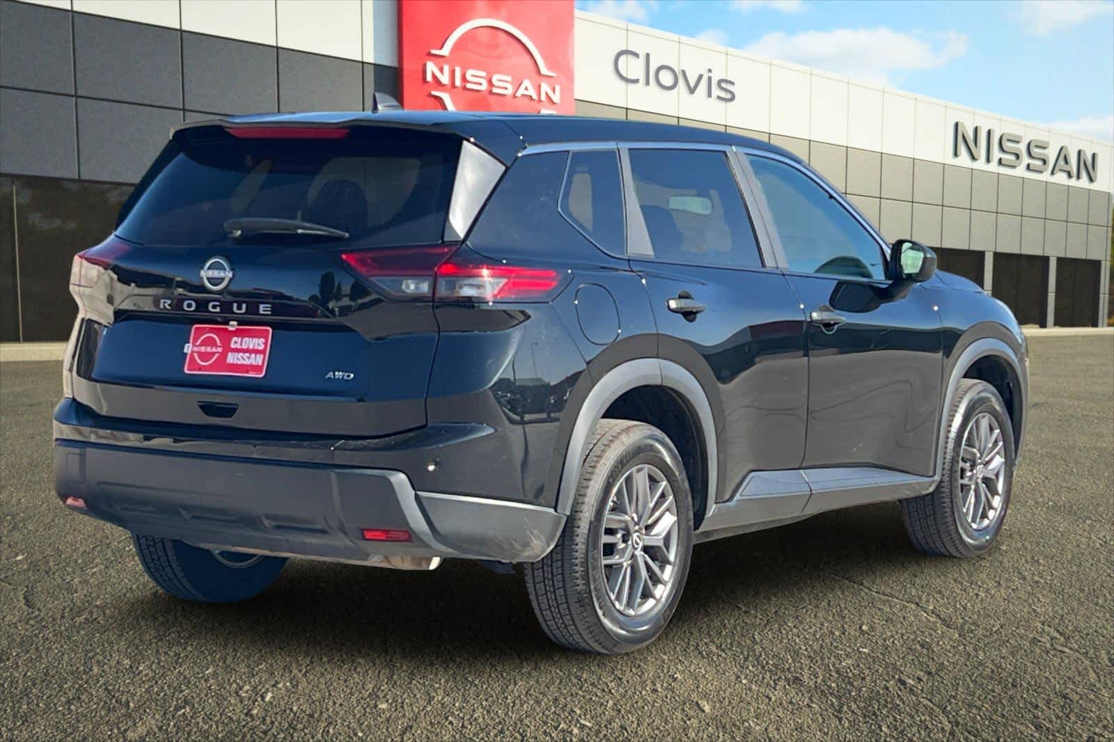 Thumbnail: 2024 Nissan Rogue - 3