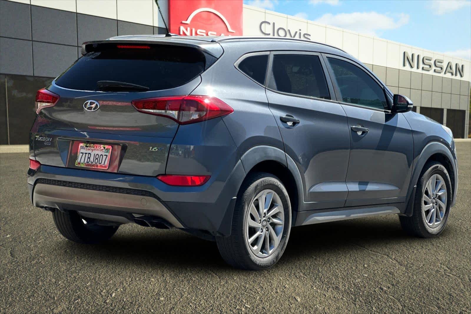 Thumbnail: 2017 Hyundai Tucson - 3