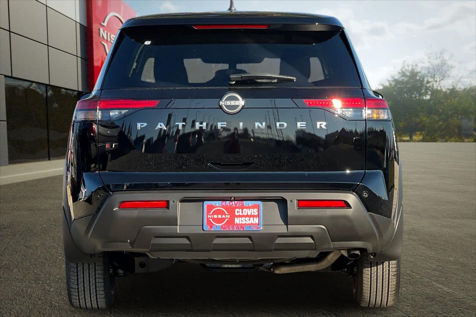 Thumbnail: 2025 Nissan Pathfinder - 8