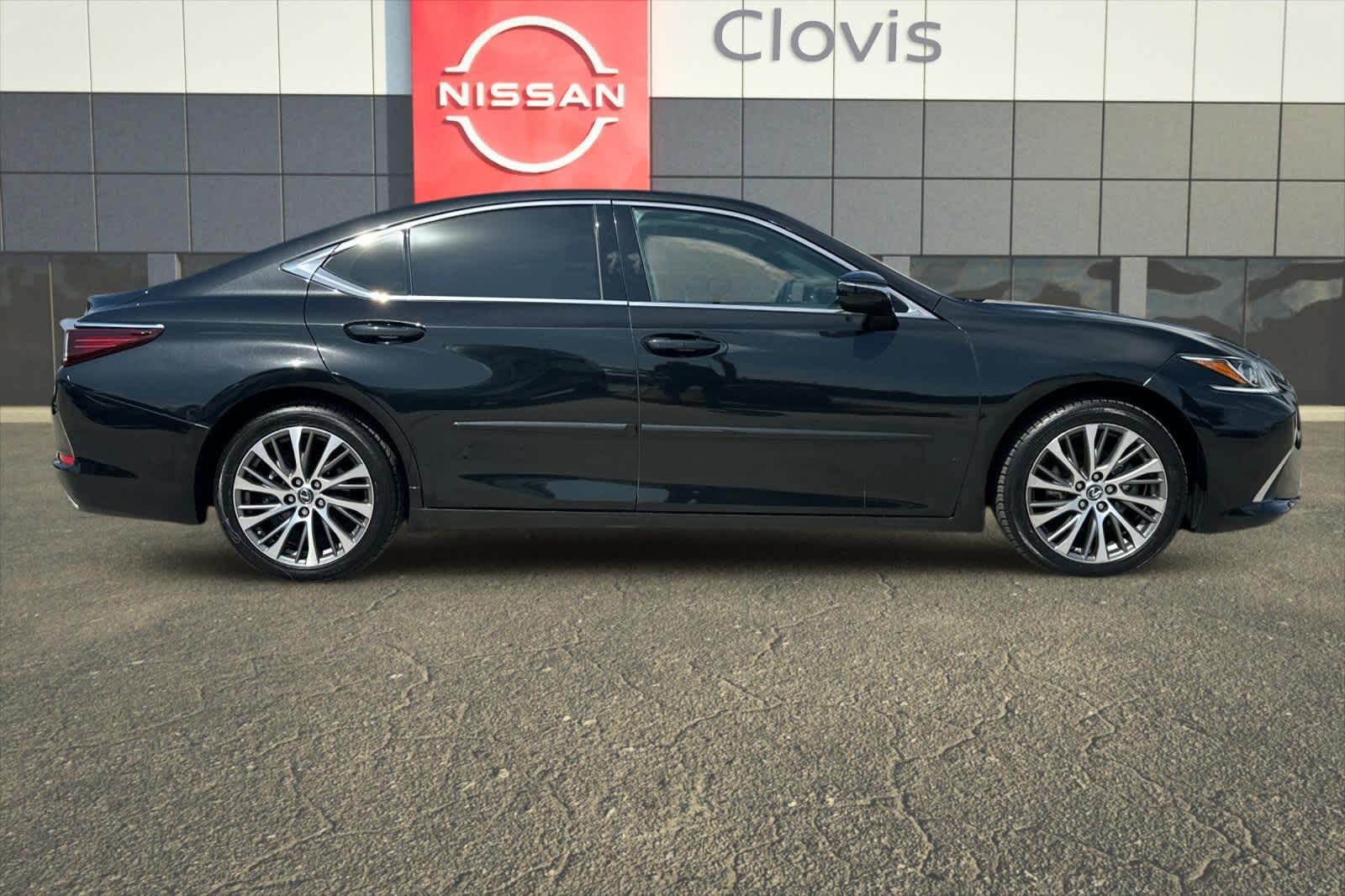 Thumbnail: 2019 Lexus ES - 9