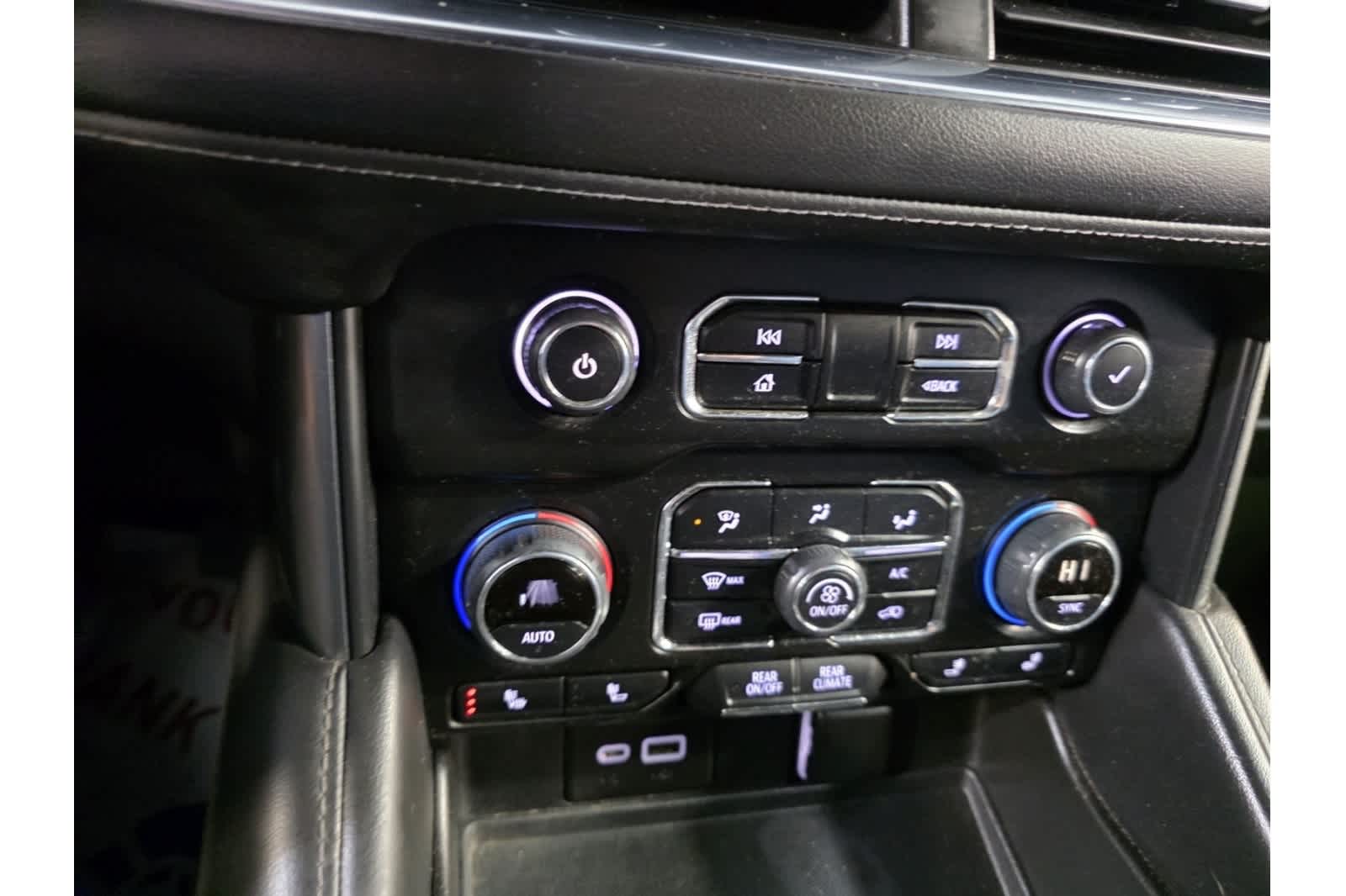 Thumbnail: 2022 Chevrolet Suburban - 24