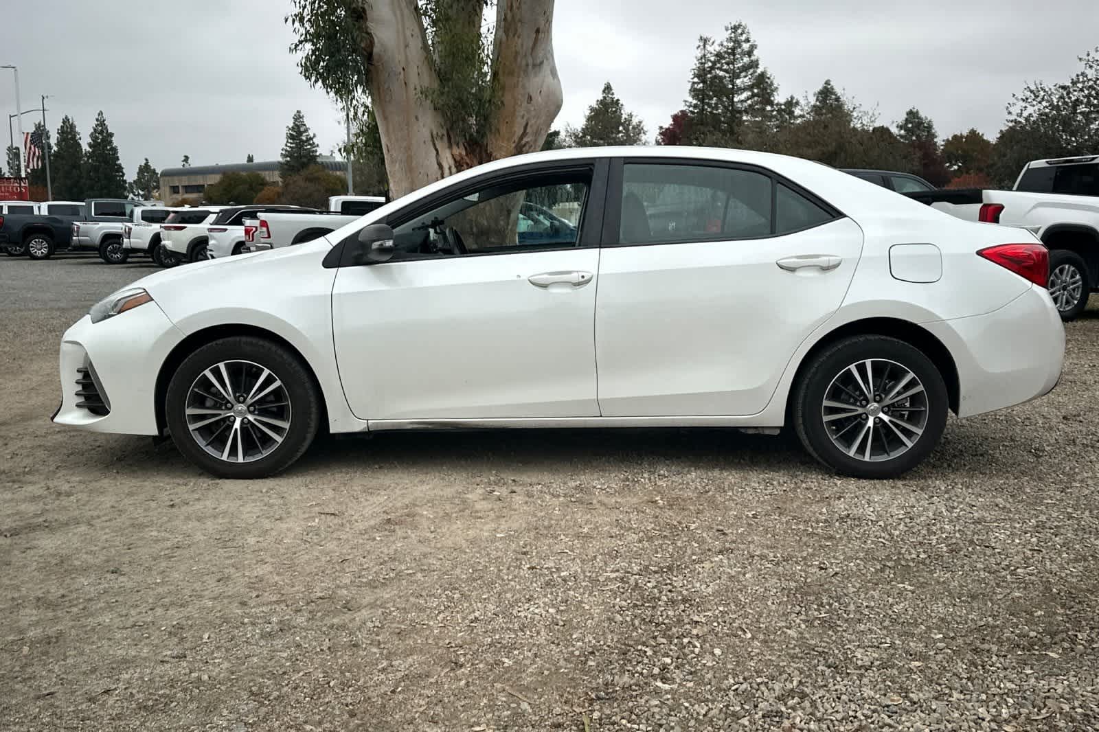 Thumbnail: 2017 Toyota Corolla - 6