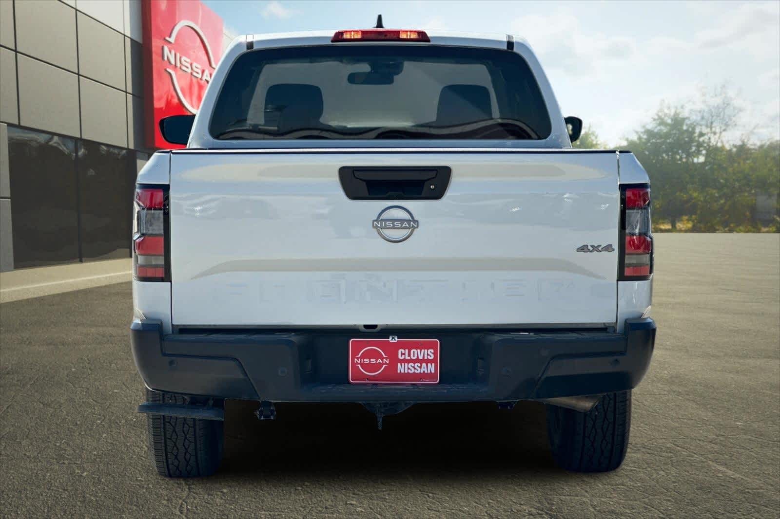 Thumbnail: 2023 Nissan Frontier - 8