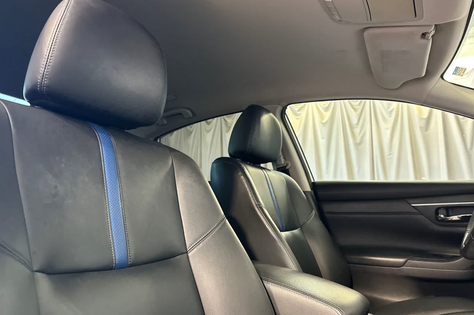 Thumbnail: 2018 Nissan Altima - 18