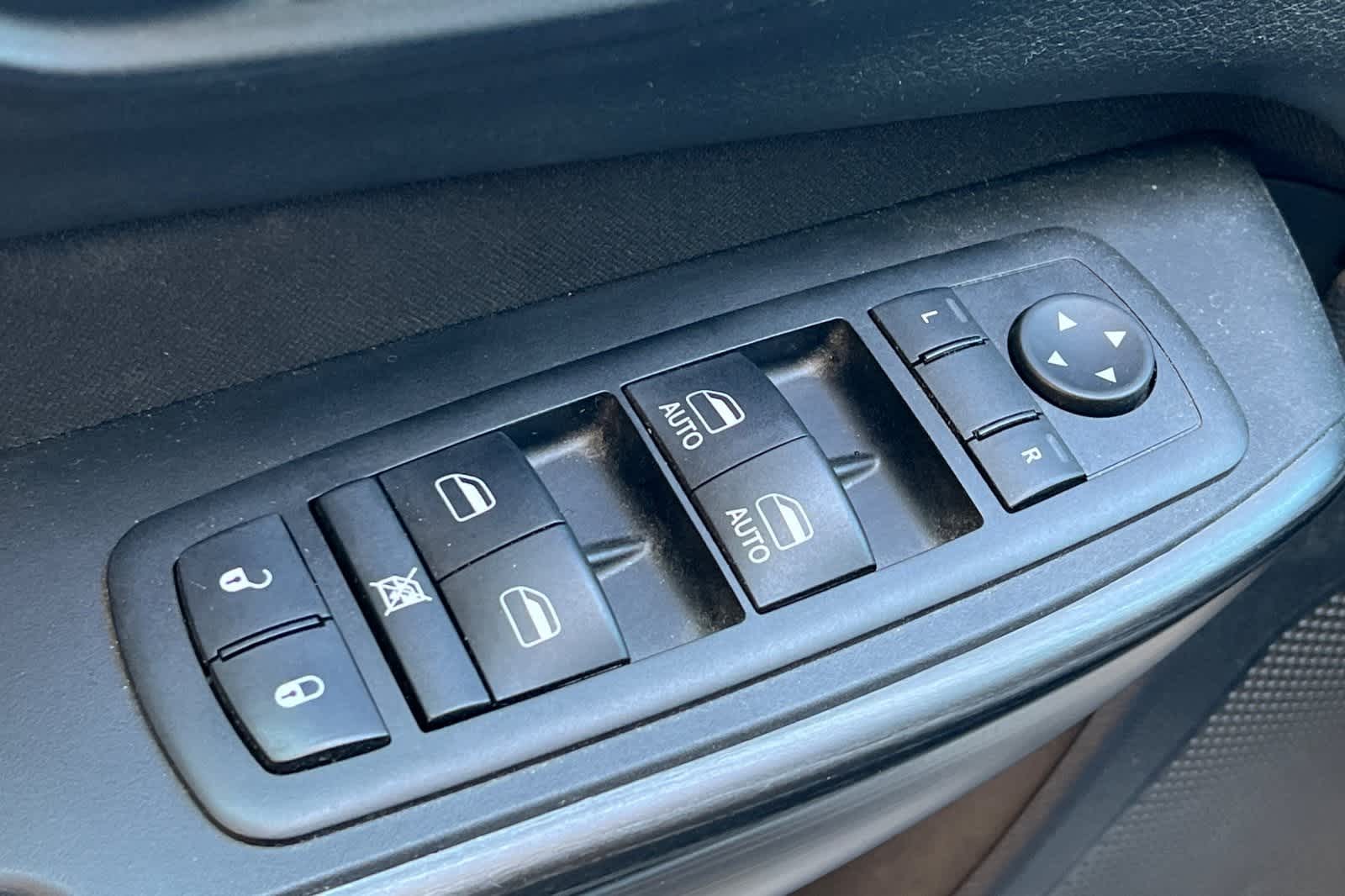 Thumbnail: 2014 Jeep Cherokee - 16