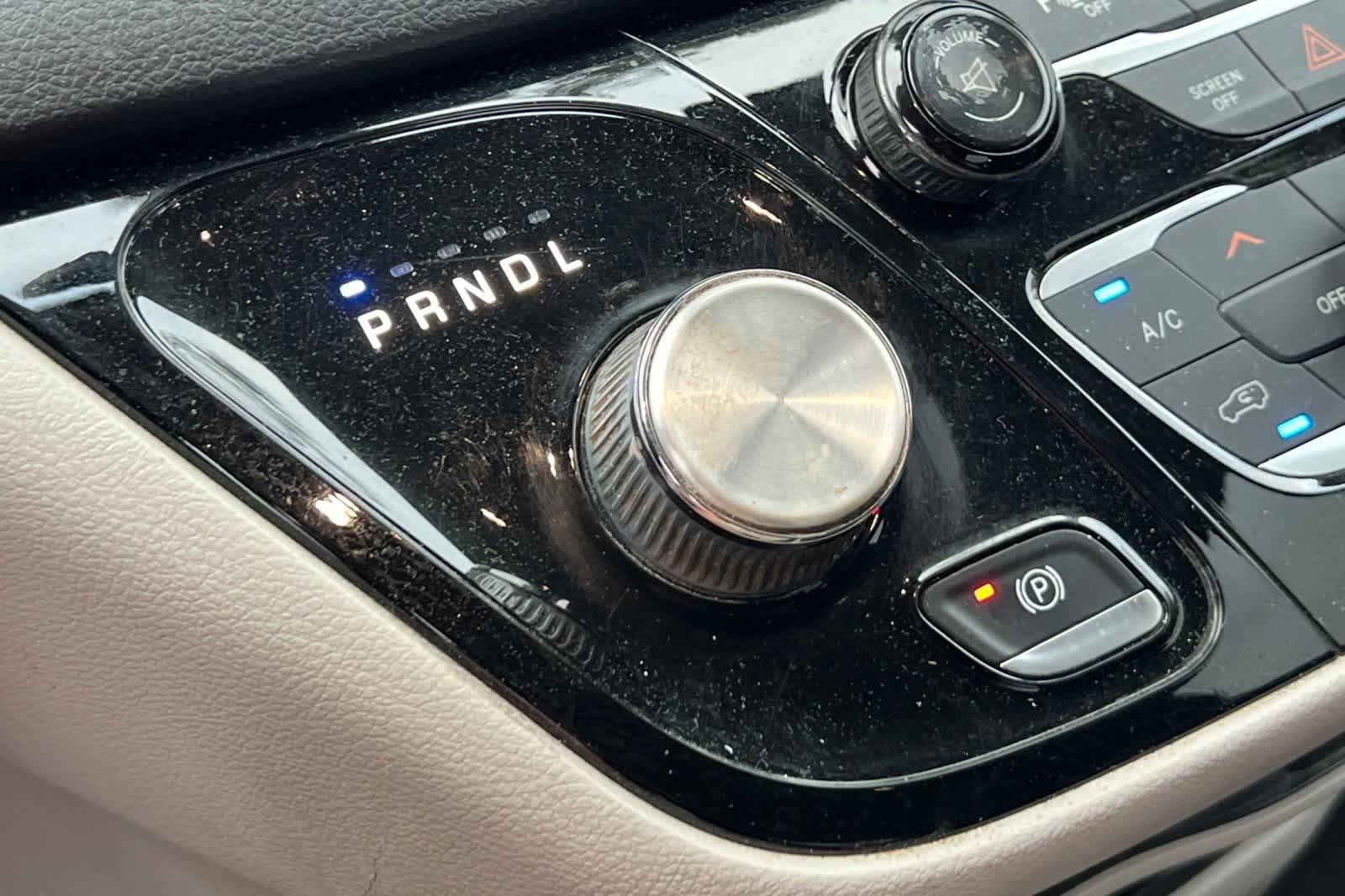 Thumbnail: 2017 Chrysler Pacifica - 26