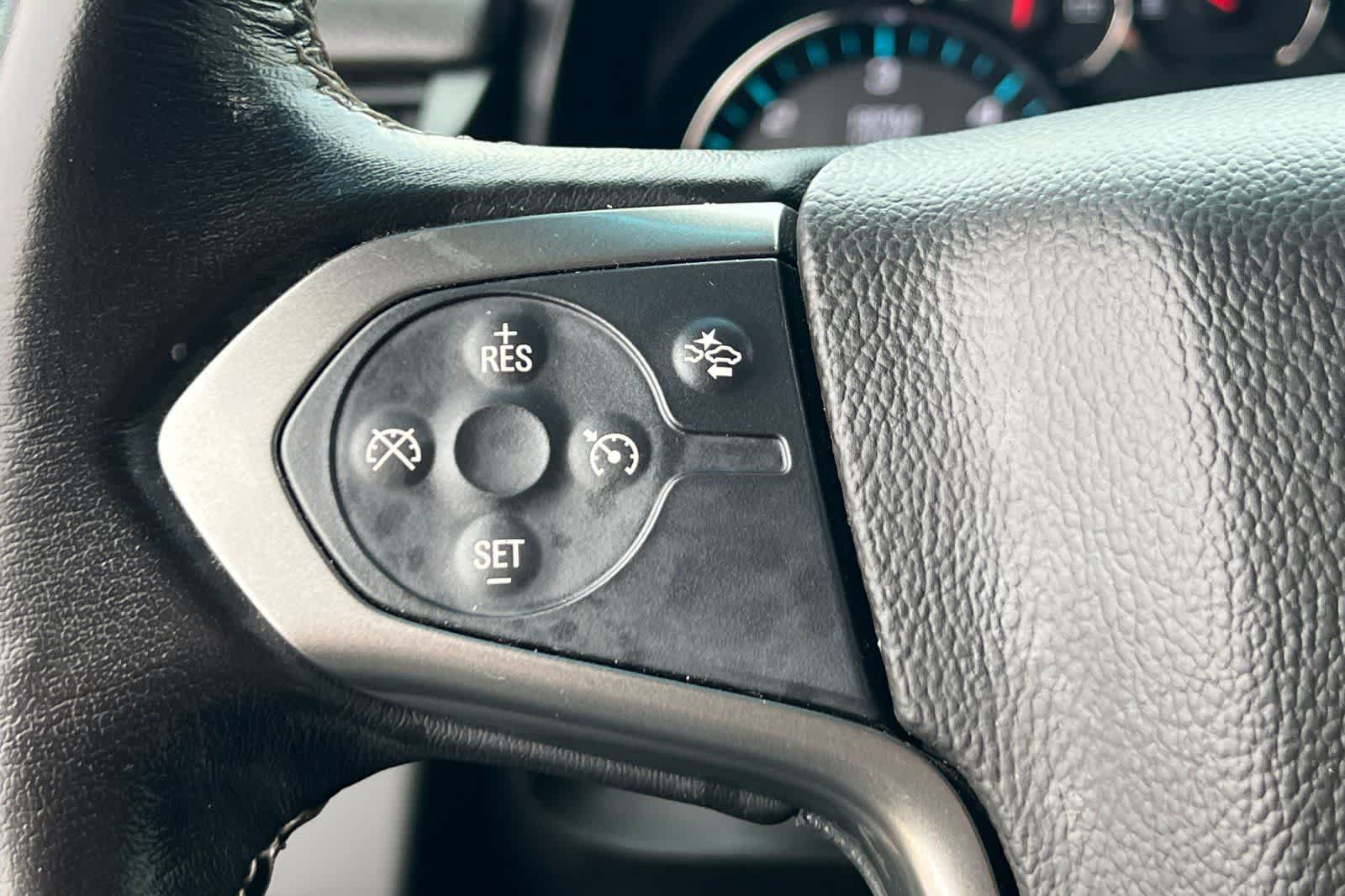 Thumbnail: 2019 Chevrolet Suburban - 33