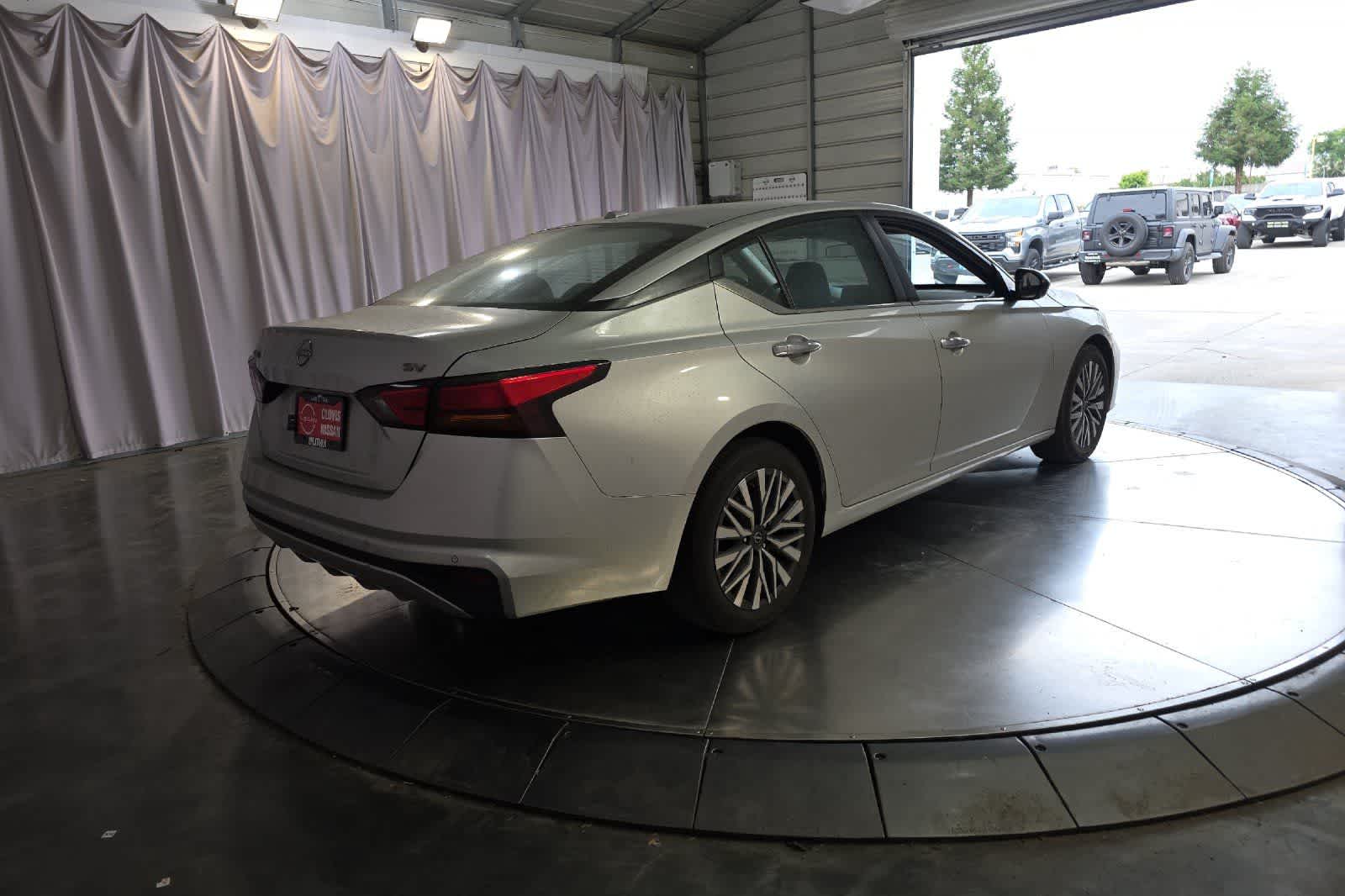 Thumbnail: 2024 Nissan Altima - 3