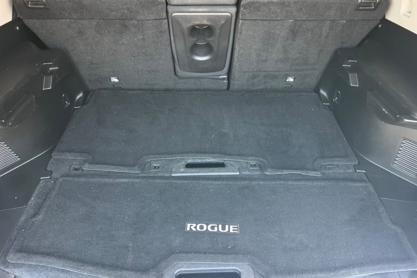 Thumbnail: 2017 Nissan Rogue - 17