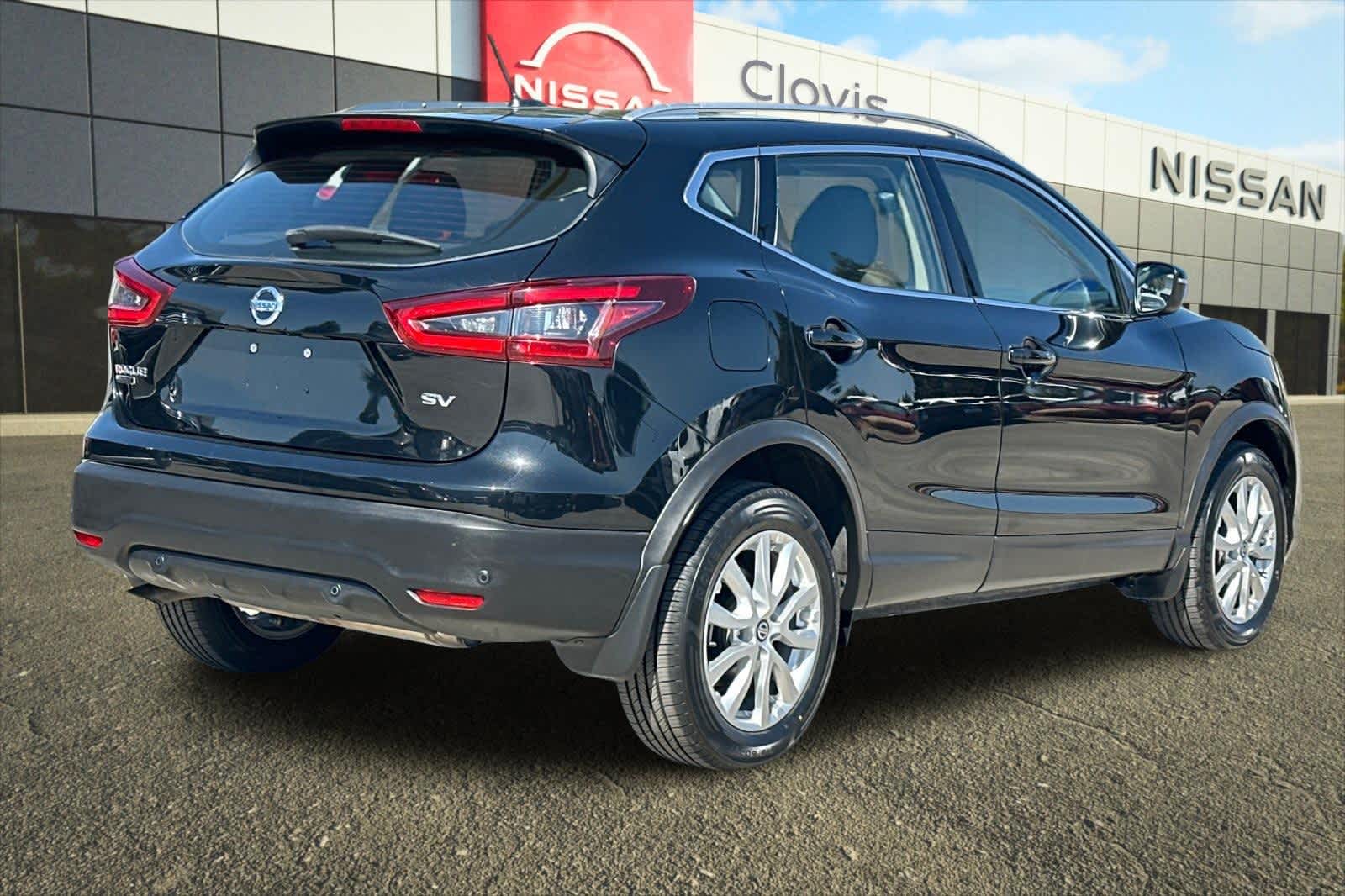 Thumbnail: 2021 Nissan Rogue Sport - 3