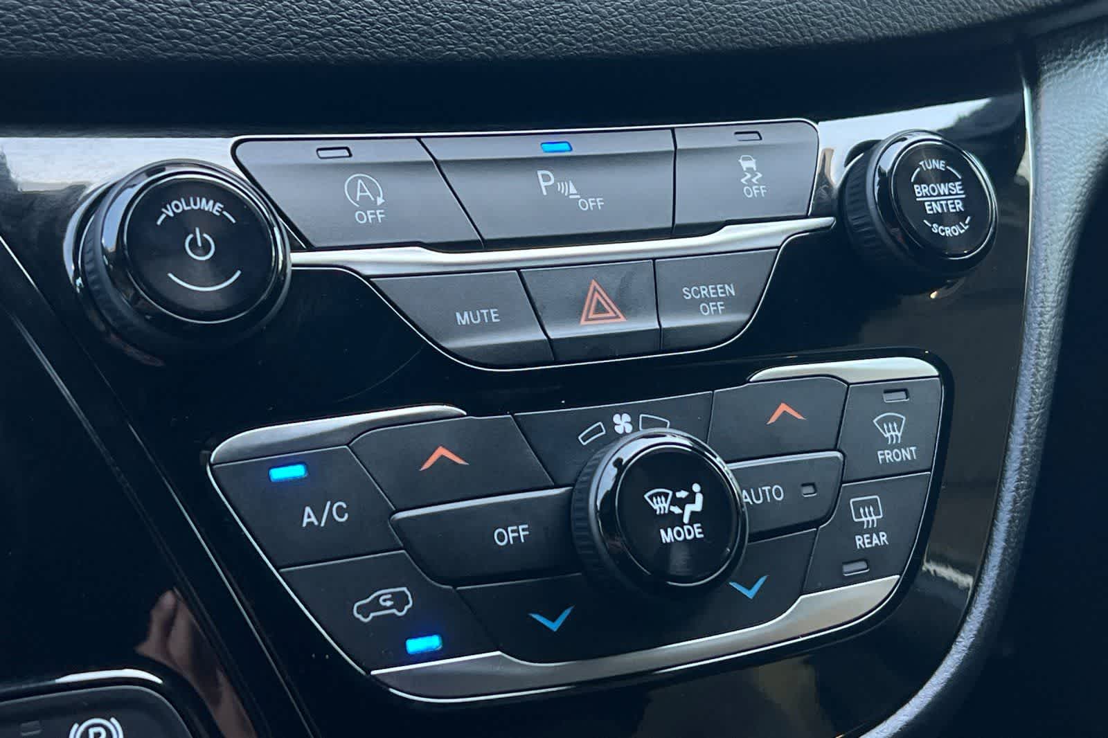 Thumbnail: 2020 Chrysler Pacifica - 23