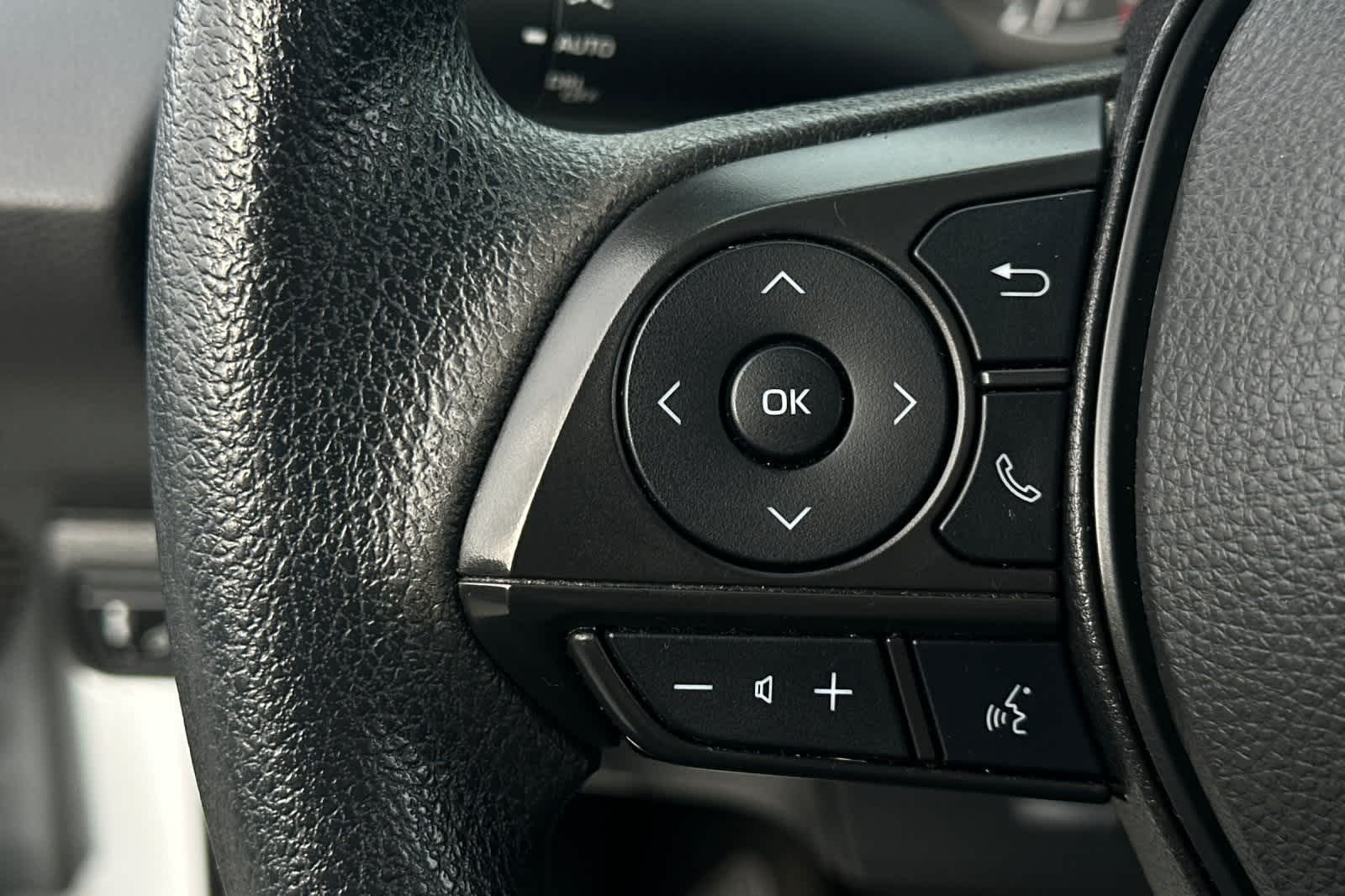 Thumbnail: 2022 Toyota Corolla - 28