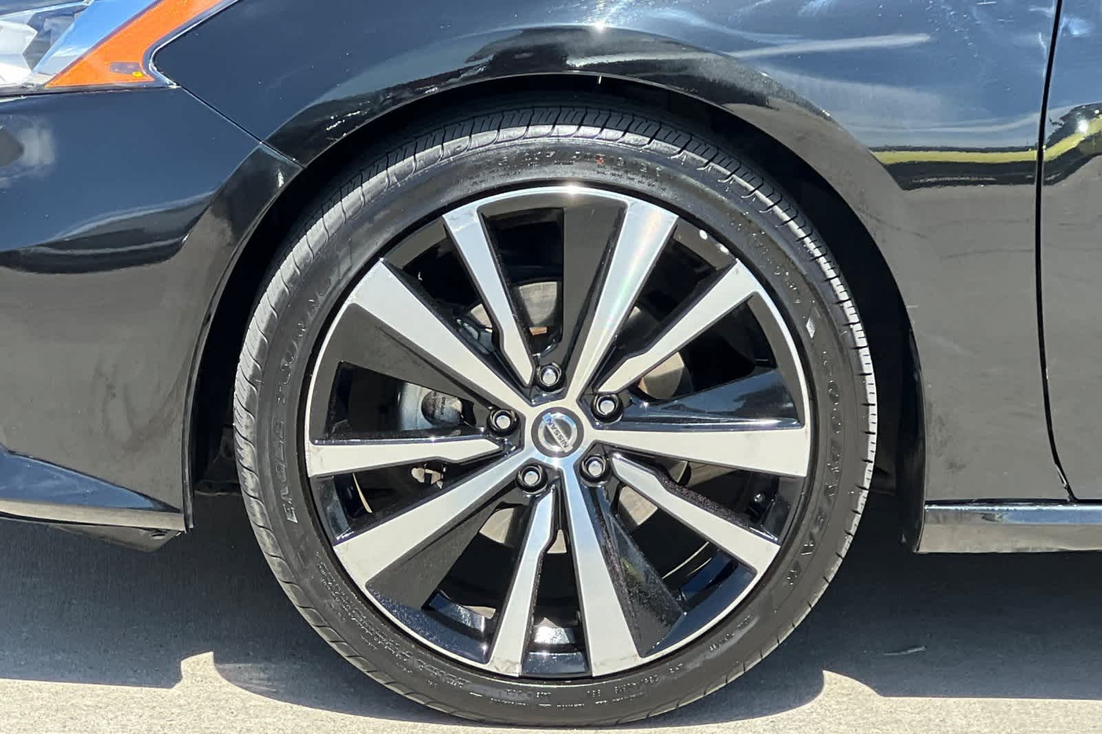 2022 Nissan Altima SR 26