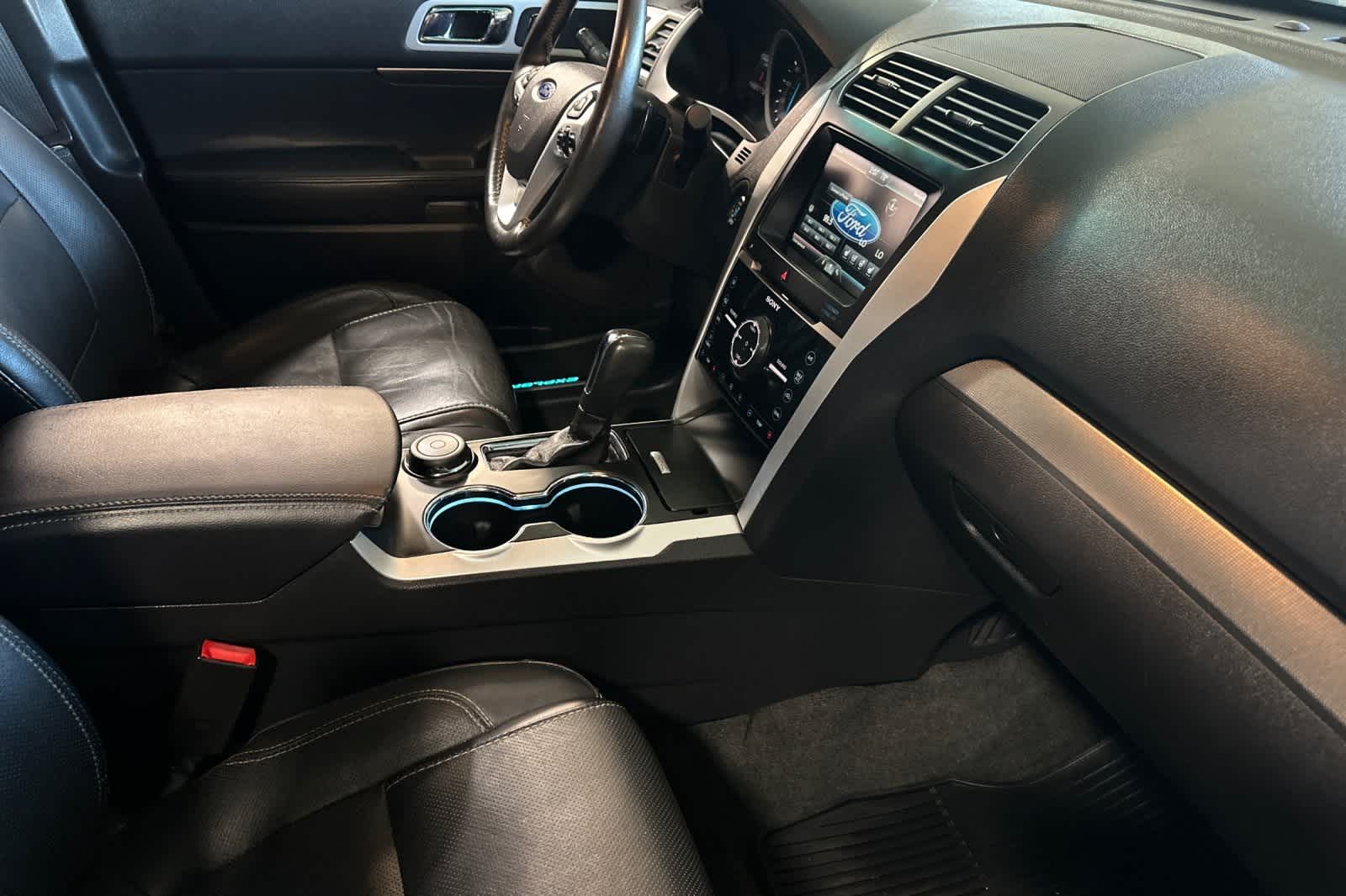 Thumbnail: 2015 Ford Explorer - 20