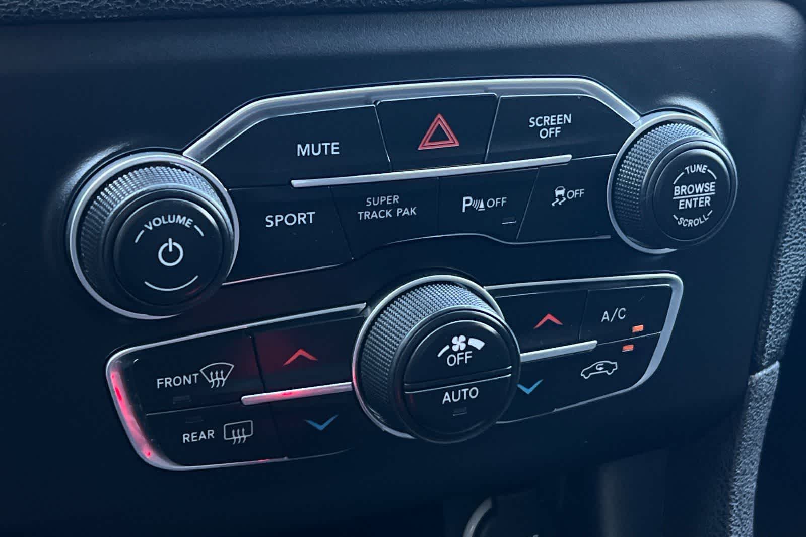 Thumbnail: 2019 Dodge Charger - 25