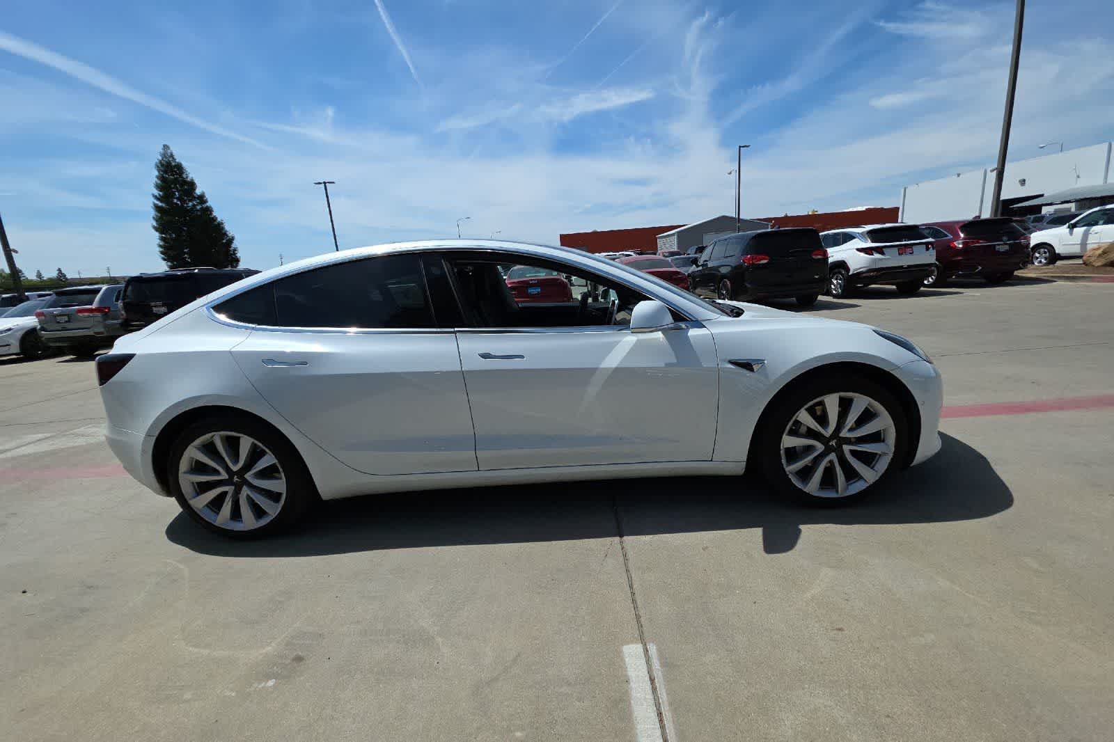 Thumbnail: 2020 Tesla Model 3 - 9