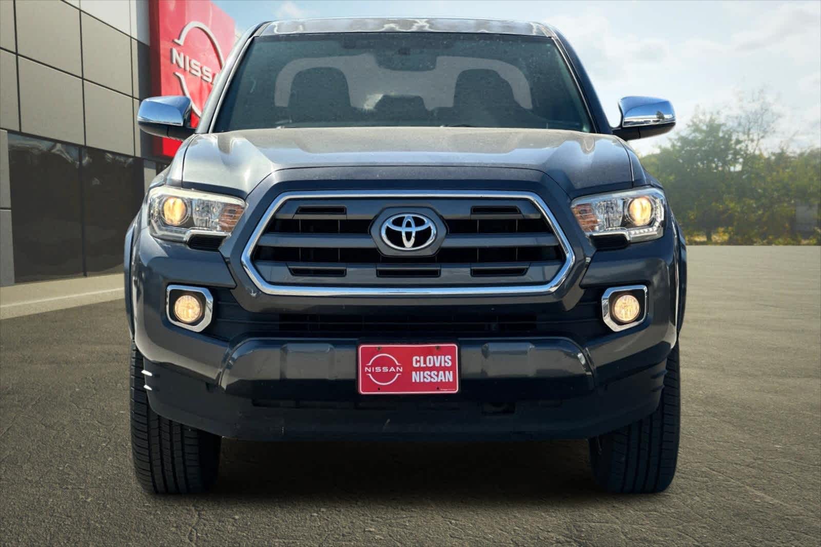 Thumbnail: 2016 Toyota Tacoma - 11