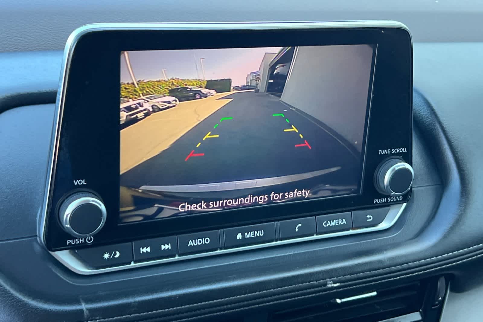 Thumbnail: 2022 Nissan Rogue - 23