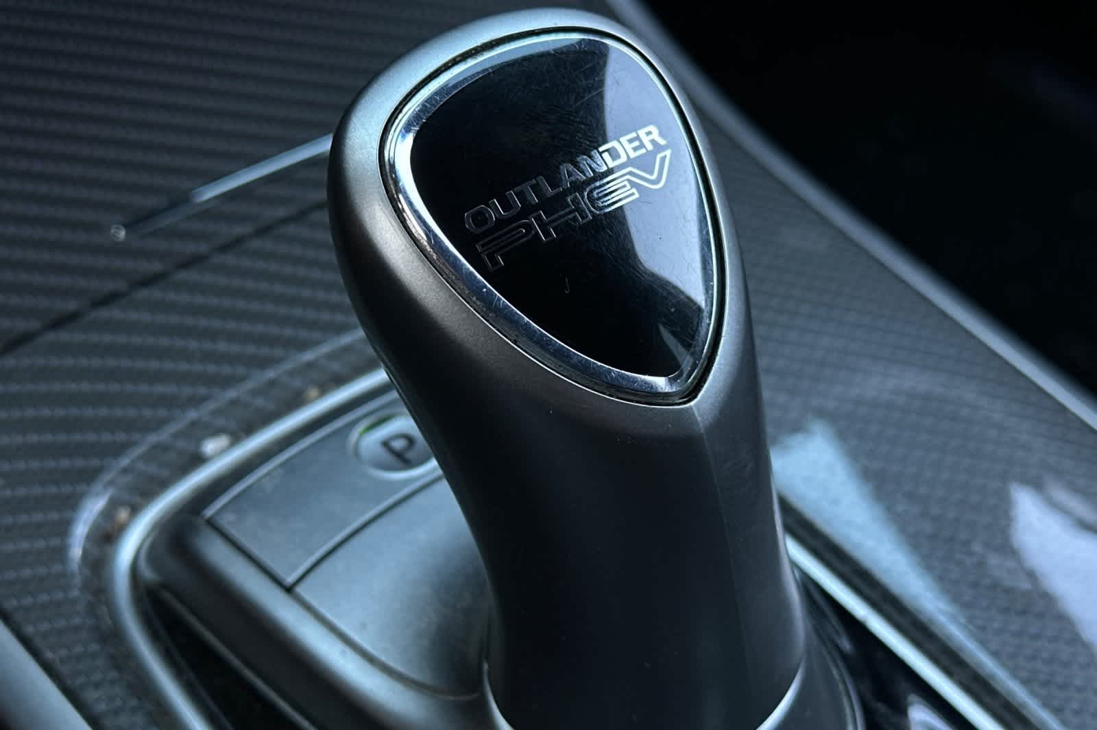 Thumbnail: 2022 Mitsubishi Outlander - 24