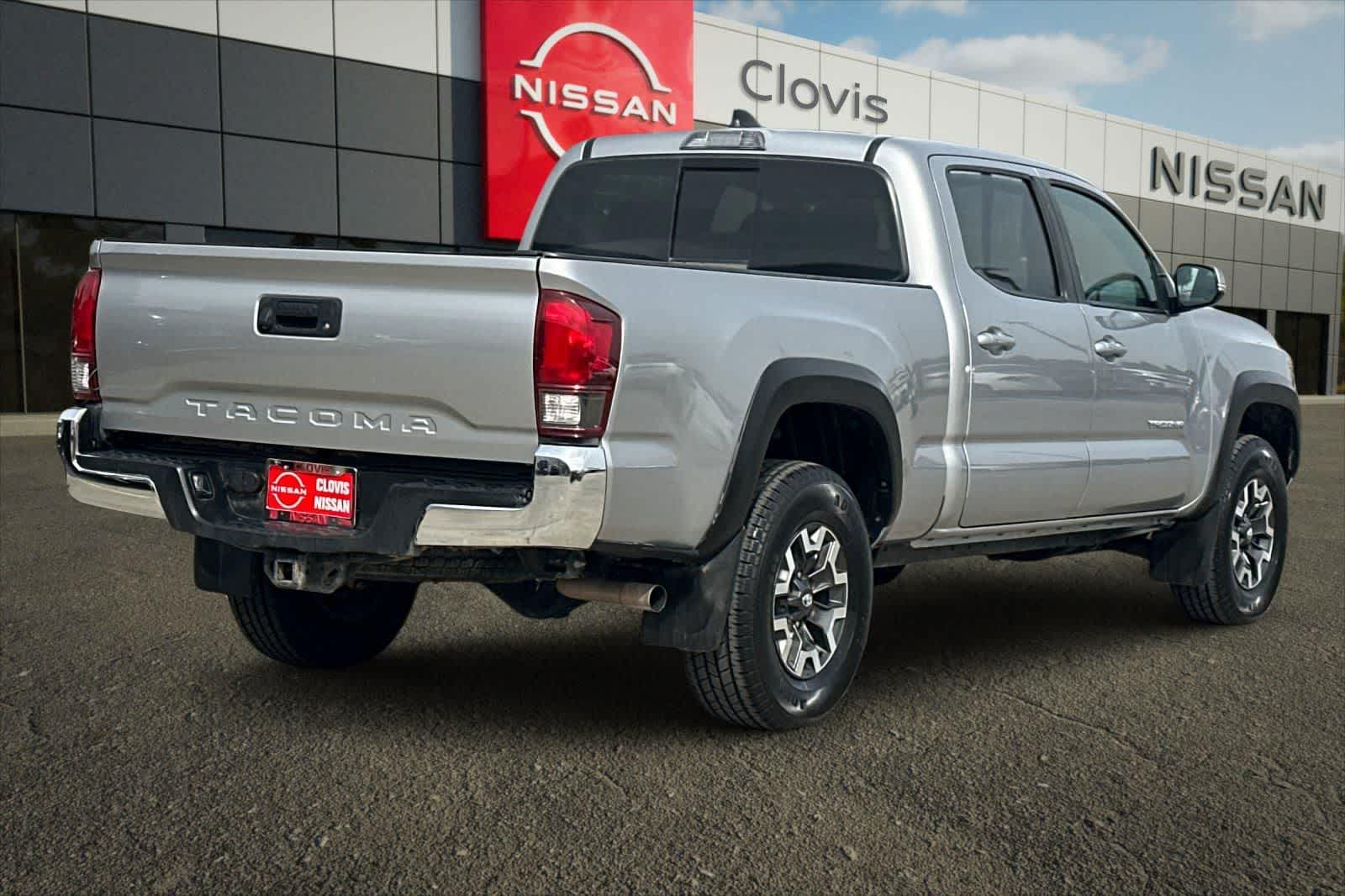 Thumbnail: 2020 Toyota Tacoma - 3