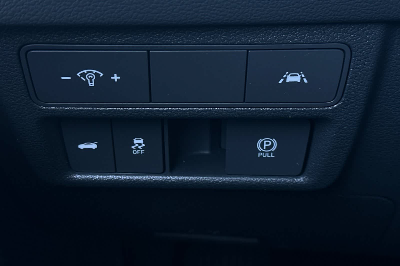 Thumbnail: 2023 Hyundai Sonata - 32